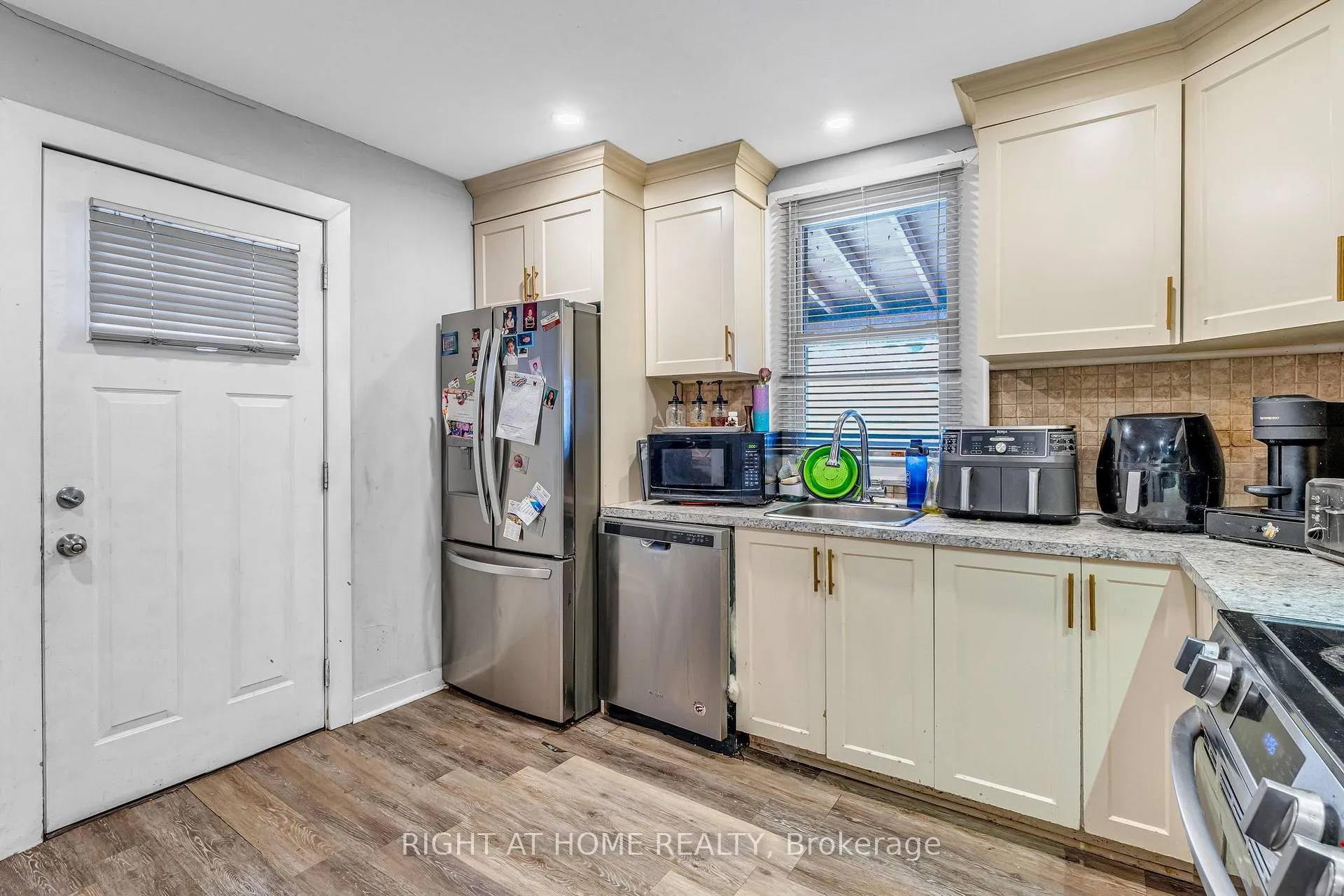 Photo 17 of 207 Lottridge Street, Hamilton, Stipley — HOMEH