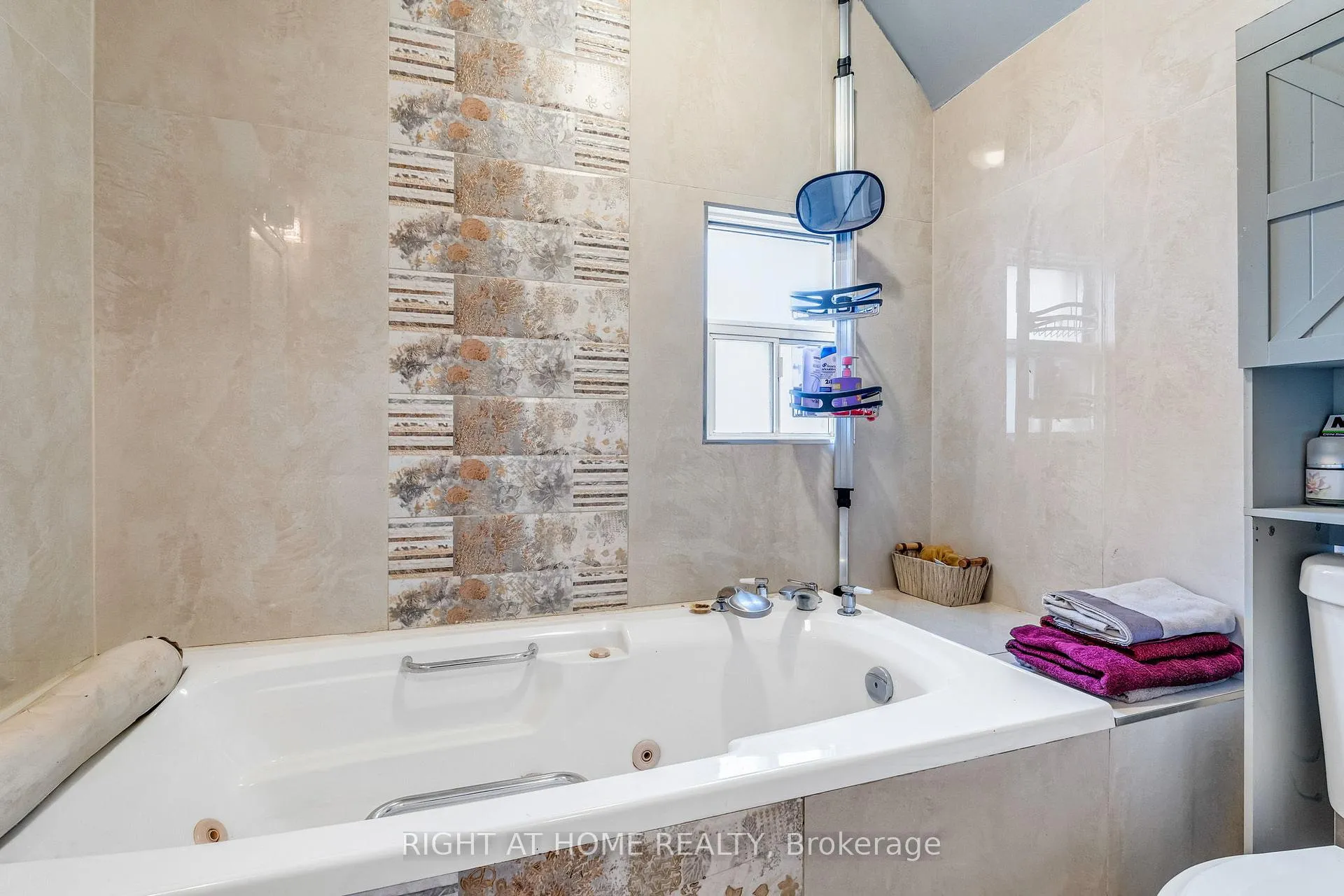 Photo 23 of 207 Lottridge Street, Hamilton, Stipley — HOMEH