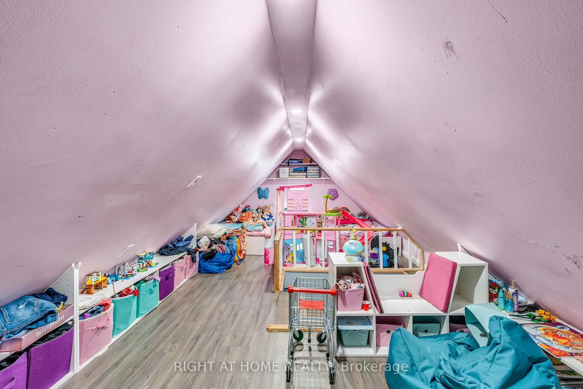 Photo 24 of 207 Lottridge Street, Hamilton, Stipley — HOMEH