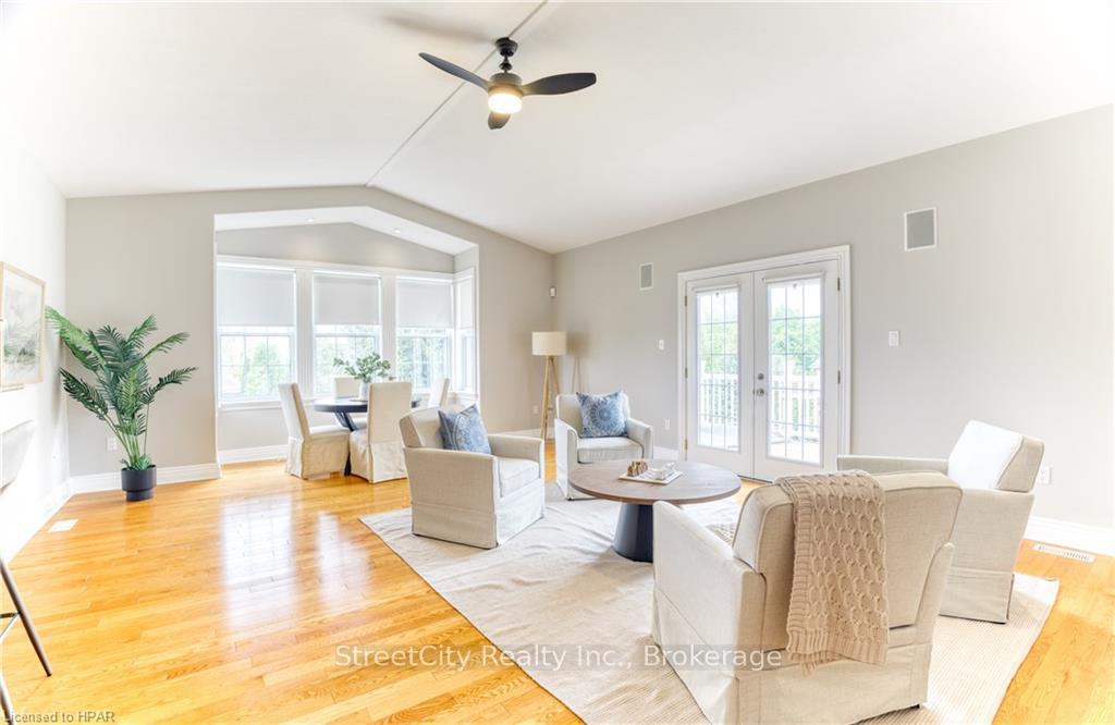 Photo 6 of 13 Harbour Court, Bluewater, Bayfield — HOMEH