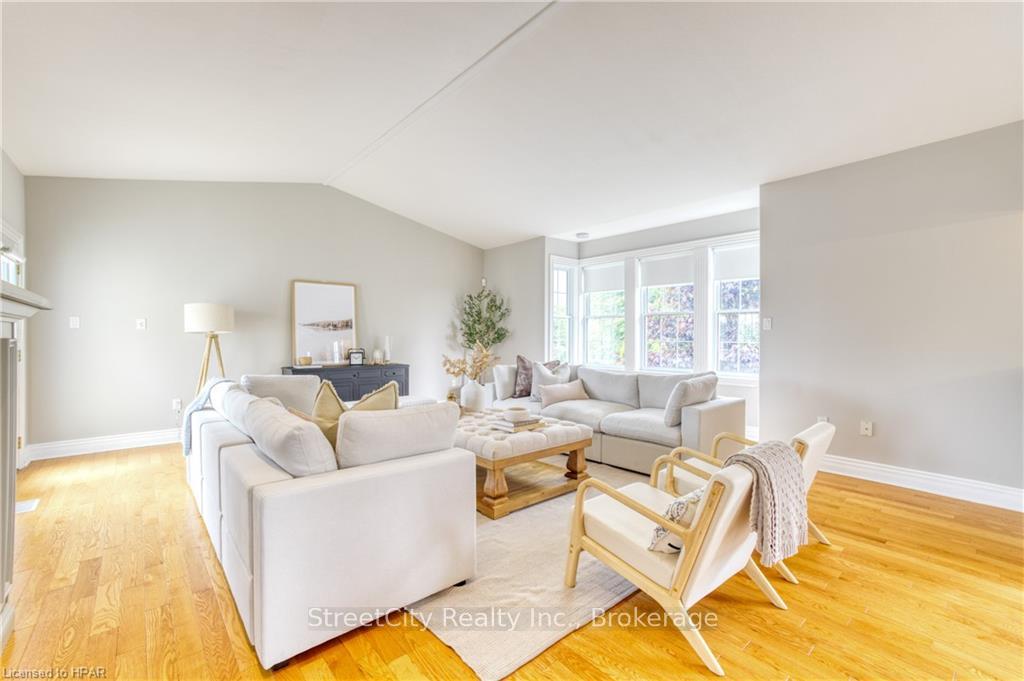 Photo 12 of 13 Harbour Court, Bluewater, Bayfield — HOMEH