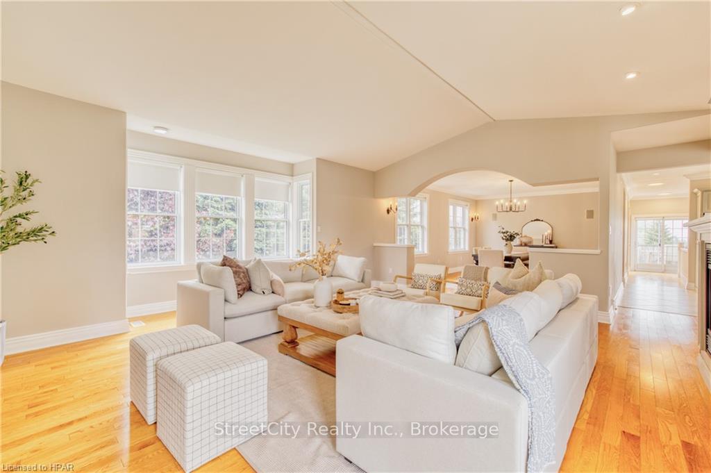 Photo 9 of 13 Harbour Court, Bluewater, Bayfield — HOMEH