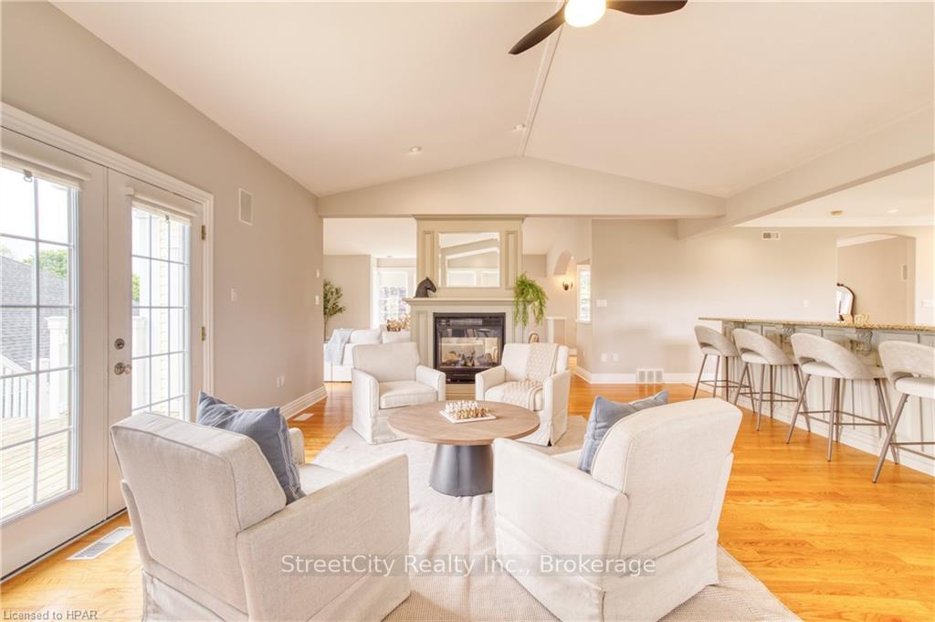 Photo 13 of 13 Harbour Court, Bluewater, Bayfield — HOMEH