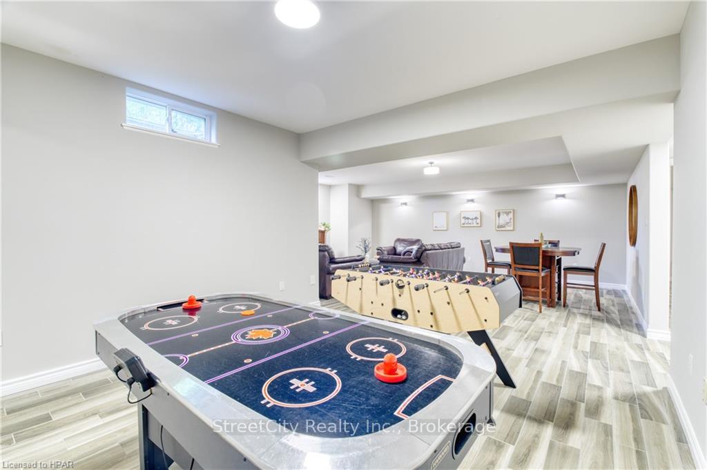 Photo 22 of 13 Harbour Court, Bluewater, Bayfield — HOMEH