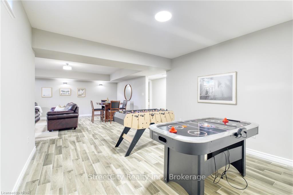 Photo 23 of 13 Harbour Court, Bluewater, Bayfield — HOMEH