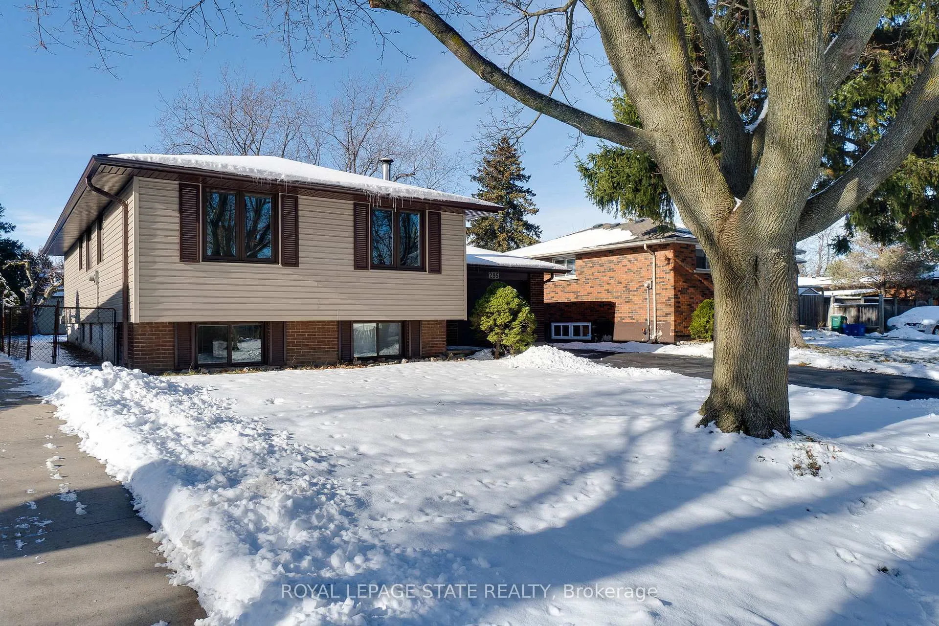Photo 4 of 286 West 18th Street, Hamilton, Rolston — HOMEH