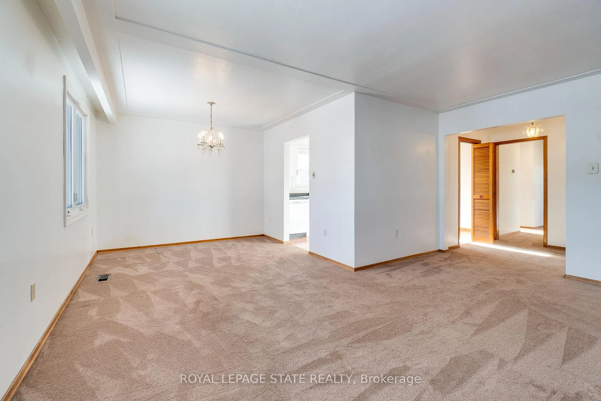 Photo 11 of 286 West 18th Street, Hamilton, Rolston — HOMEH