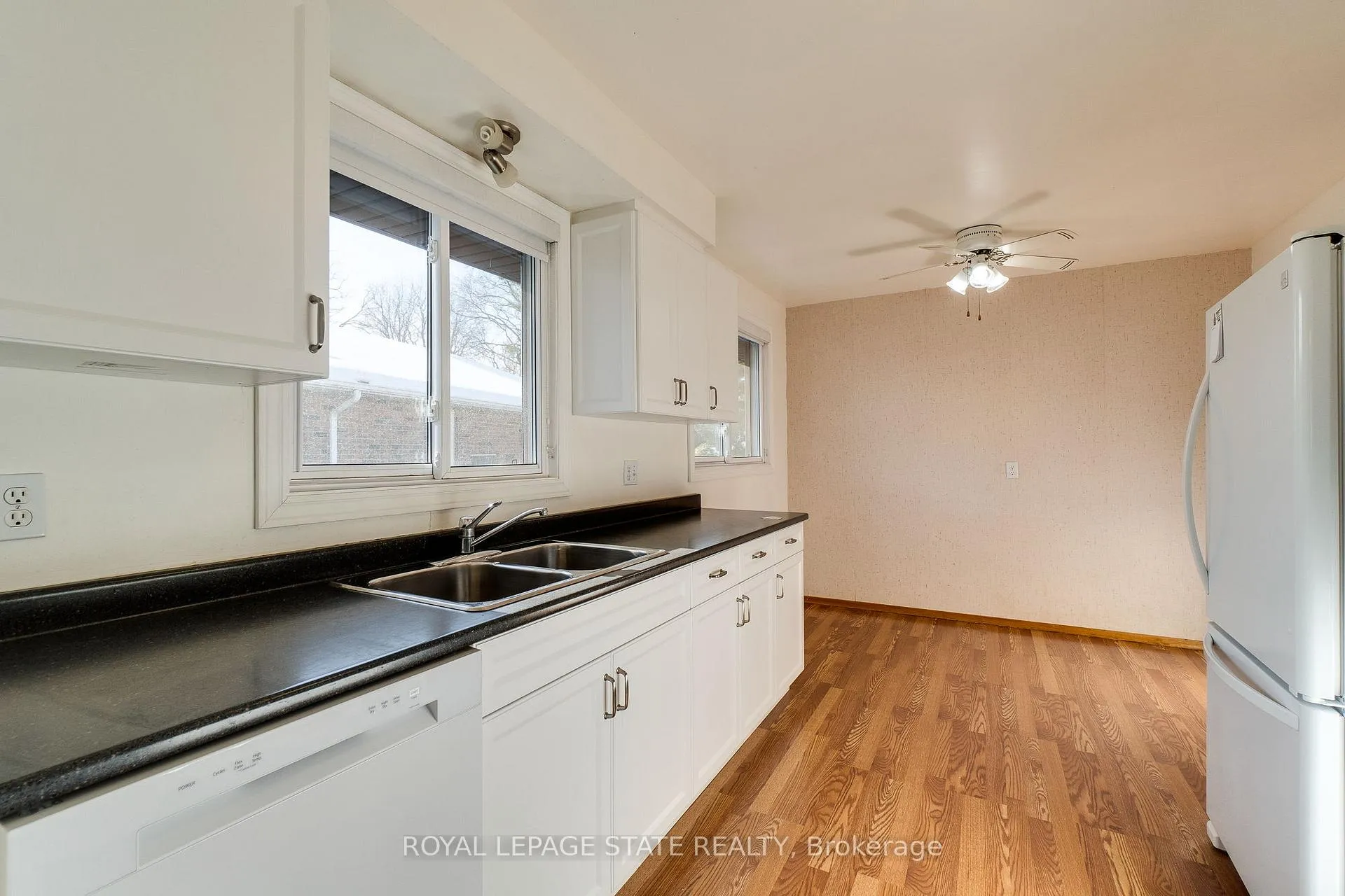 Photo 18 of 286 West 18th Street, Hamilton, Rolston — HOMEH
