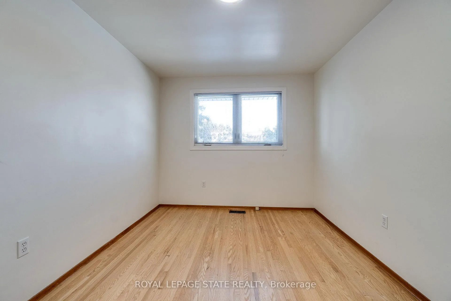 Photo 25 of 286 West 18th Street, Hamilton, Rolston — HOMEH