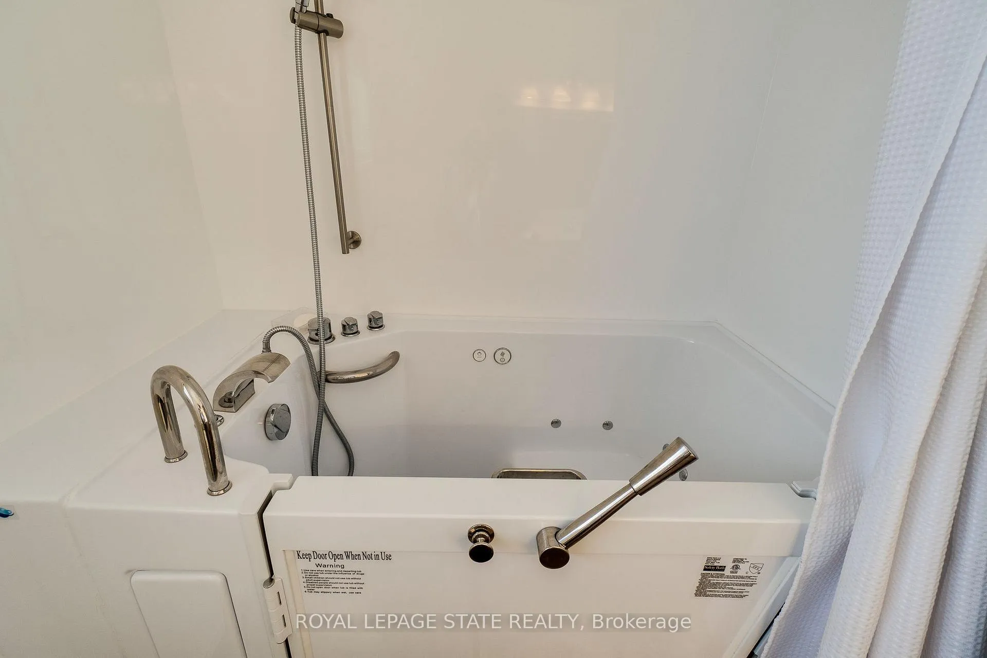 Photo 33 of 286 West 18th Street, Hamilton, Rolston — HOMEH
