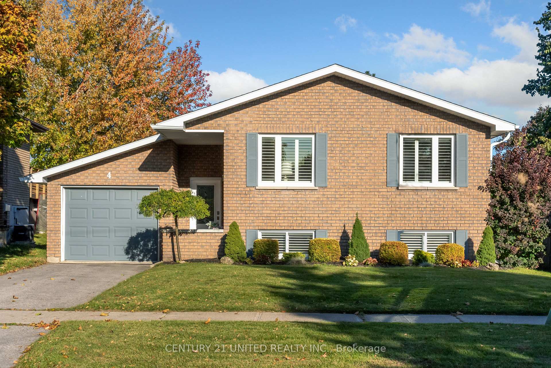 Photo 2 of 4 Andrew Drive, Kawartha Lakes, Lindsay — HOMEH
