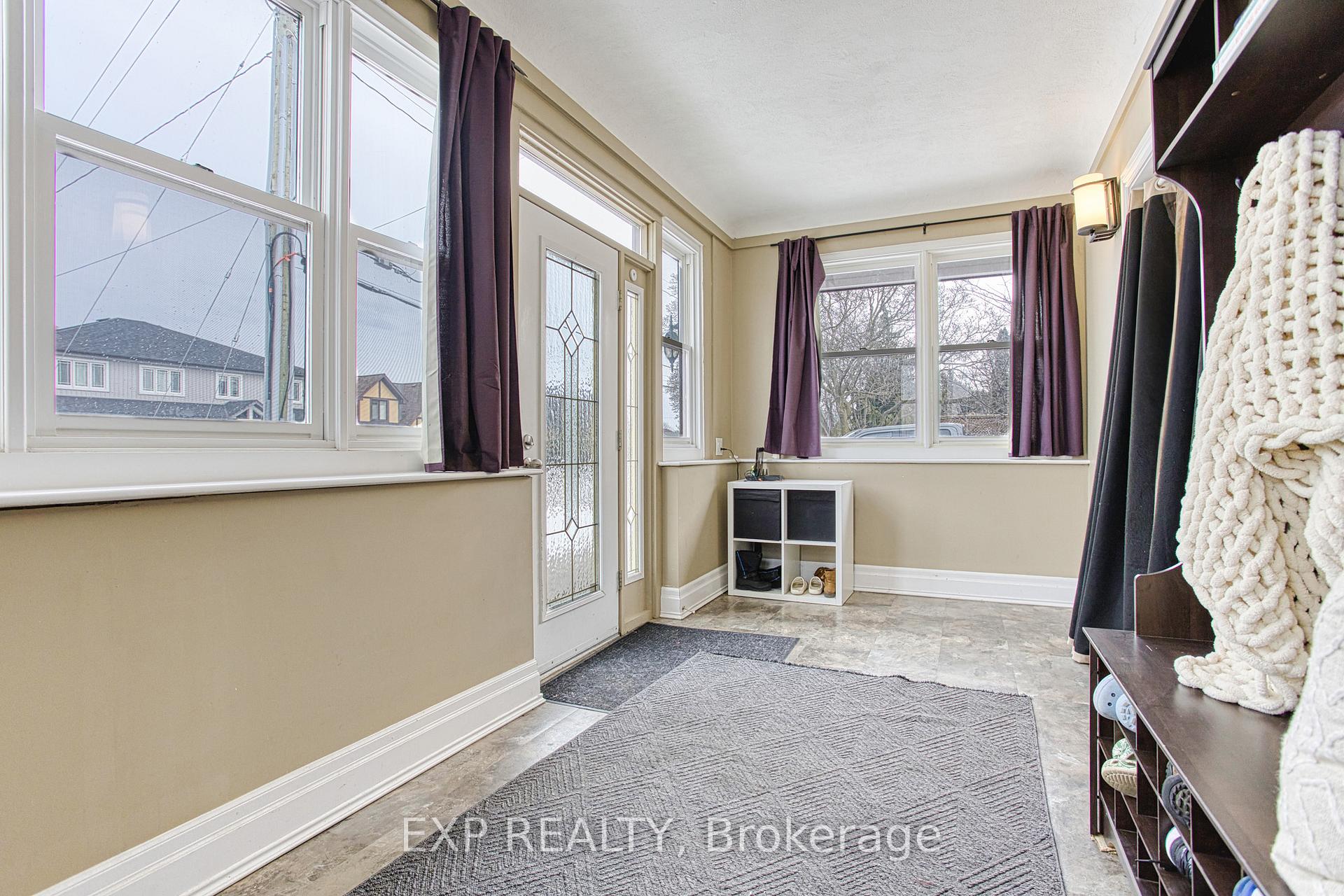 Photo 6 of 202 Central Avenue, Grimsby, Grimsby East — HOMEH