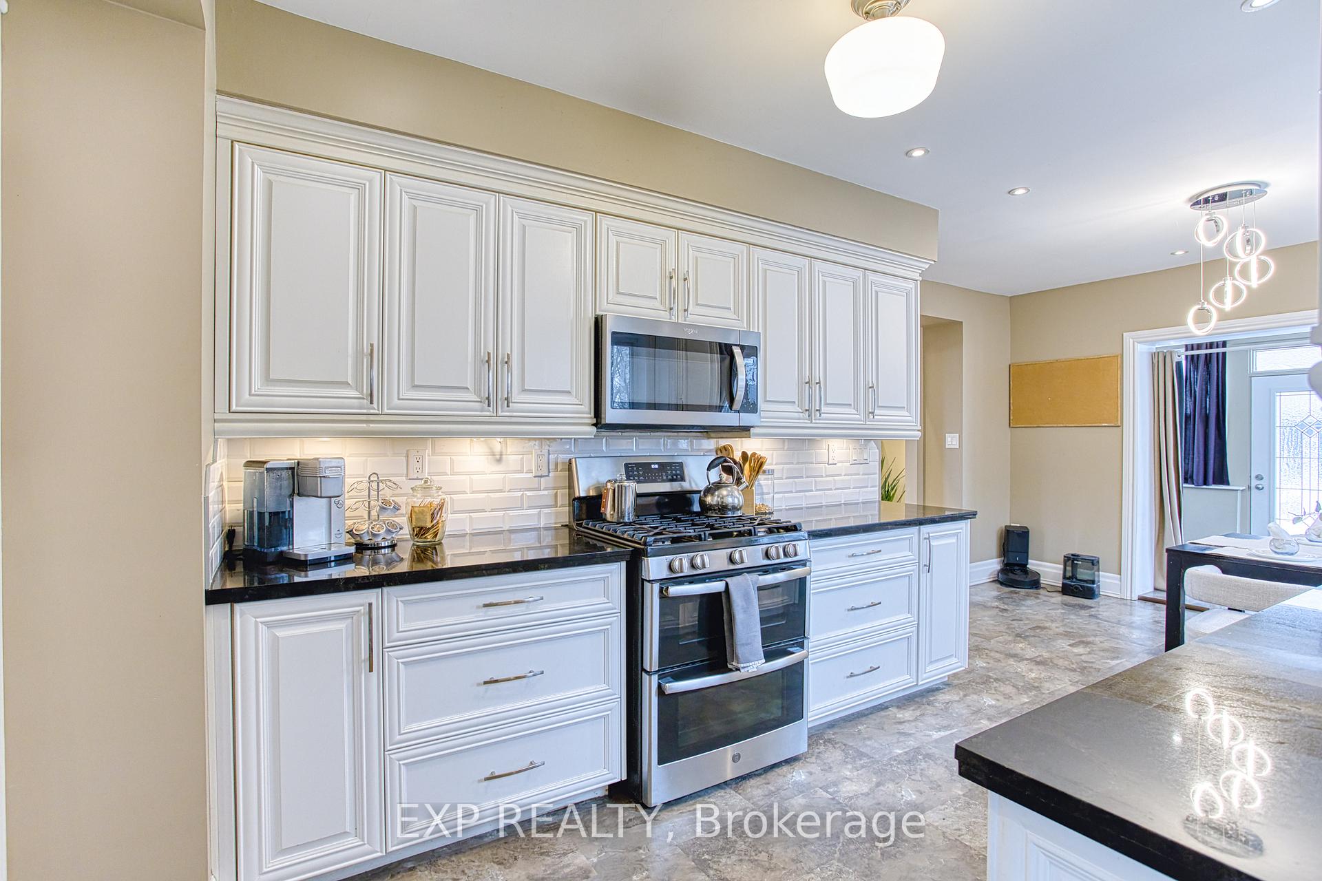 Photo 12 of 202 Central Avenue, Grimsby, Grimsby East — HOMEH