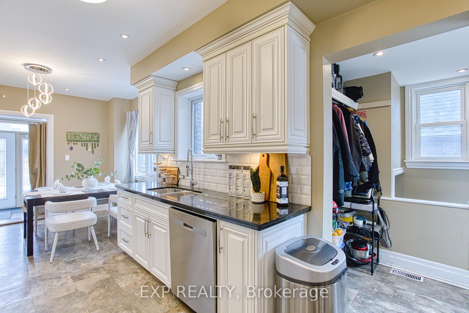 Photo 13 of 202 Central Avenue, Grimsby, Grimsby East — HOMEH