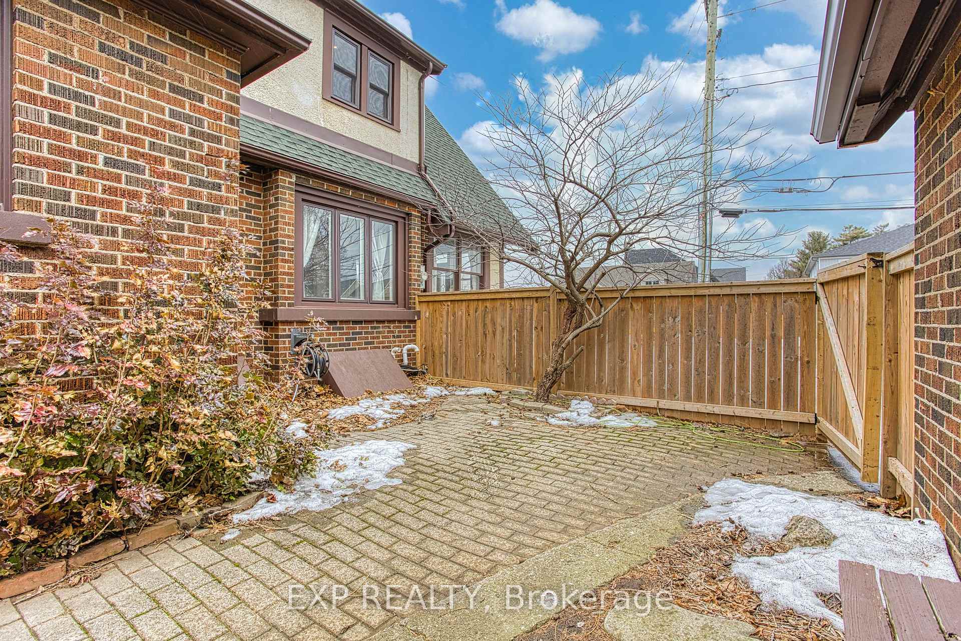 Photo 35 of 202 Central Avenue, Grimsby, Grimsby East — HOMEH