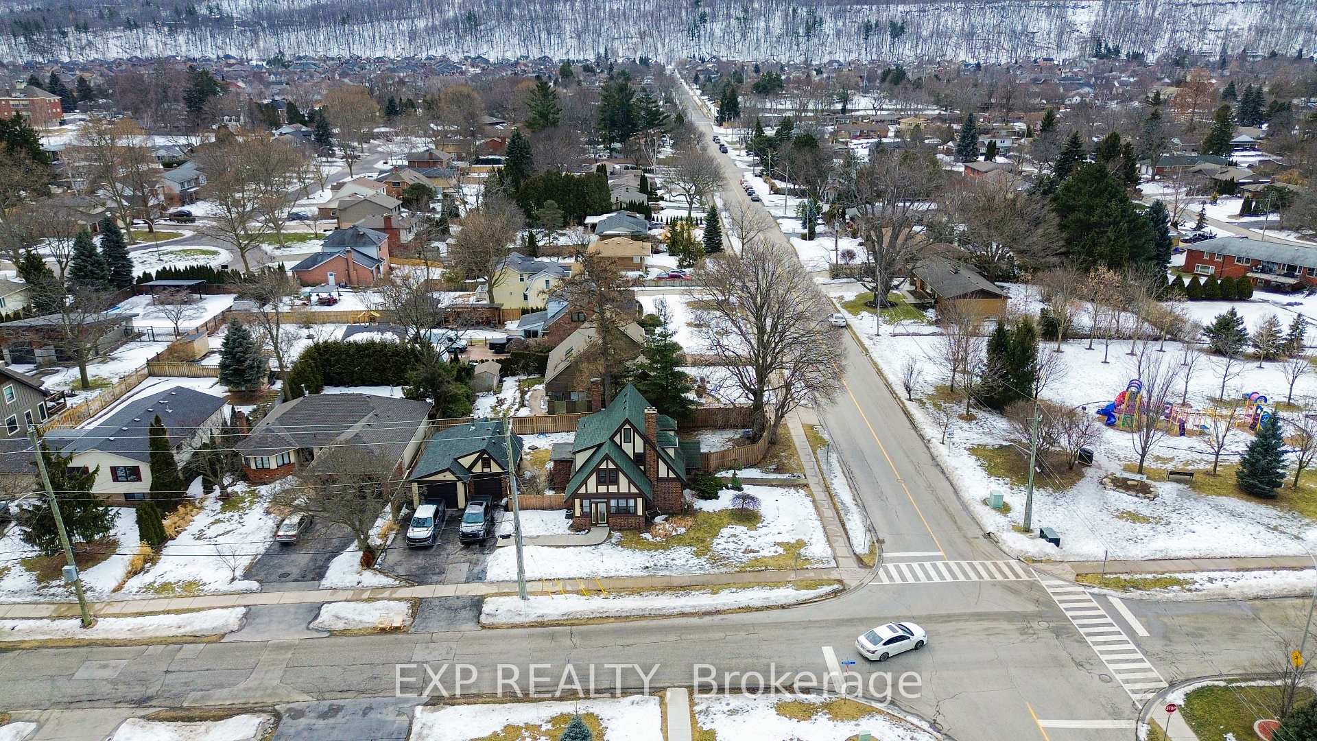 Photo 37 of 202 Central Avenue, Grimsby, Grimsby East — HOMEH