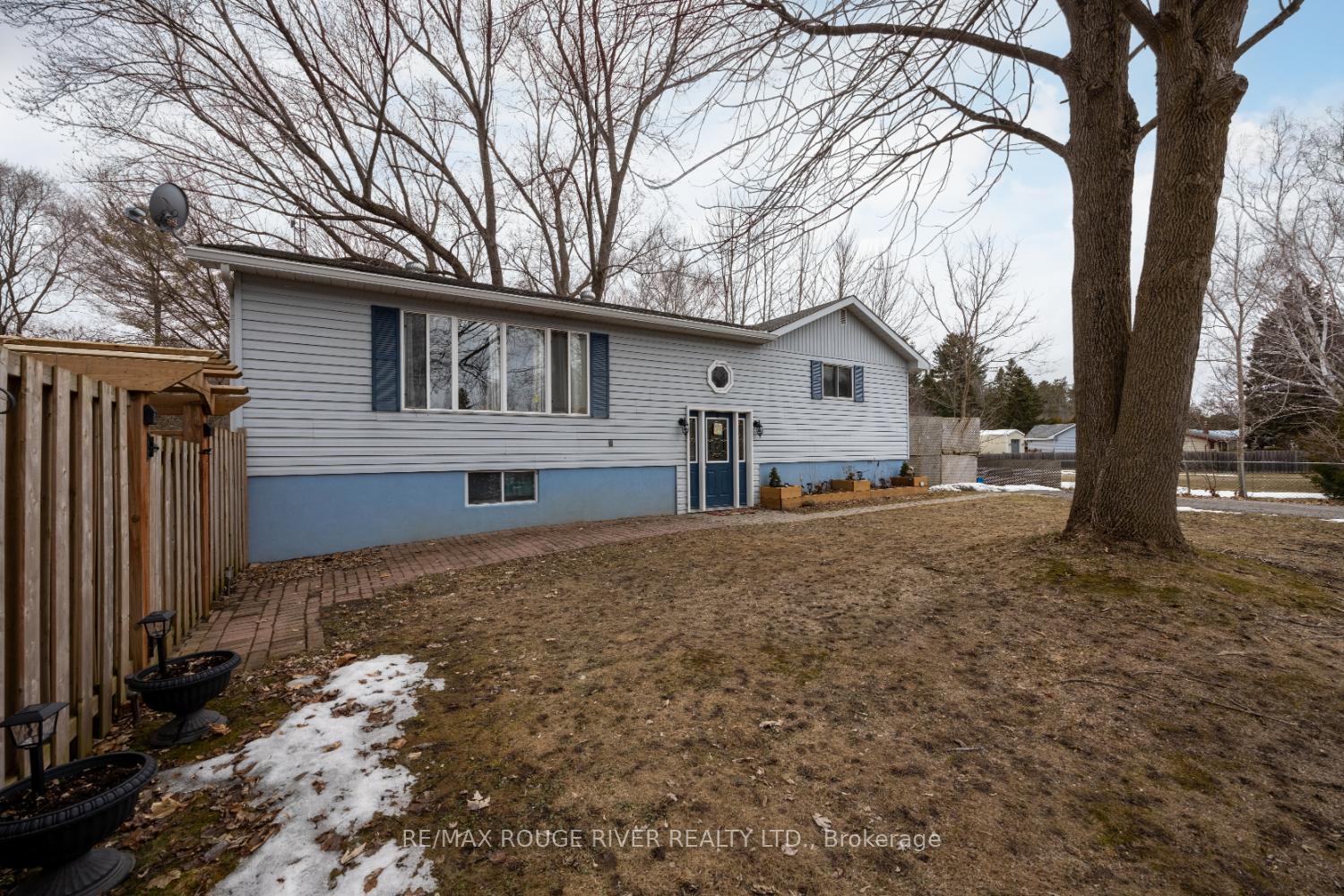 Front of 7 Woods Avenue