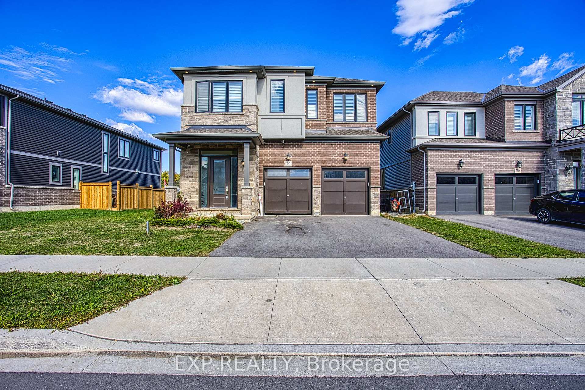 Photo 2 of 90 Spitfire Drive, Hamilton, Mount Hope — HOMEH