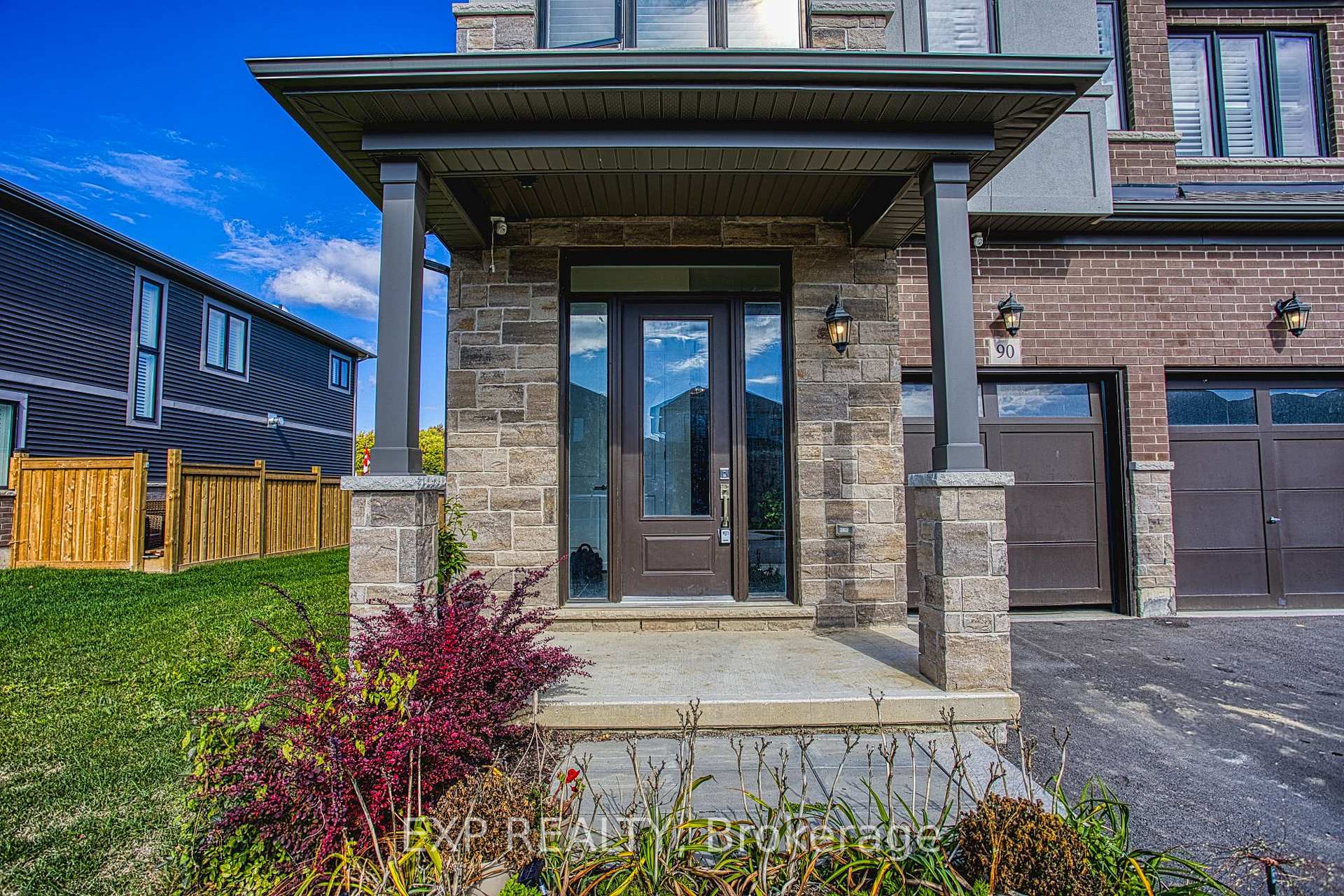 Photo 4 of 90 Spitfire Drive, Hamilton, Mount Hope — HOMEH