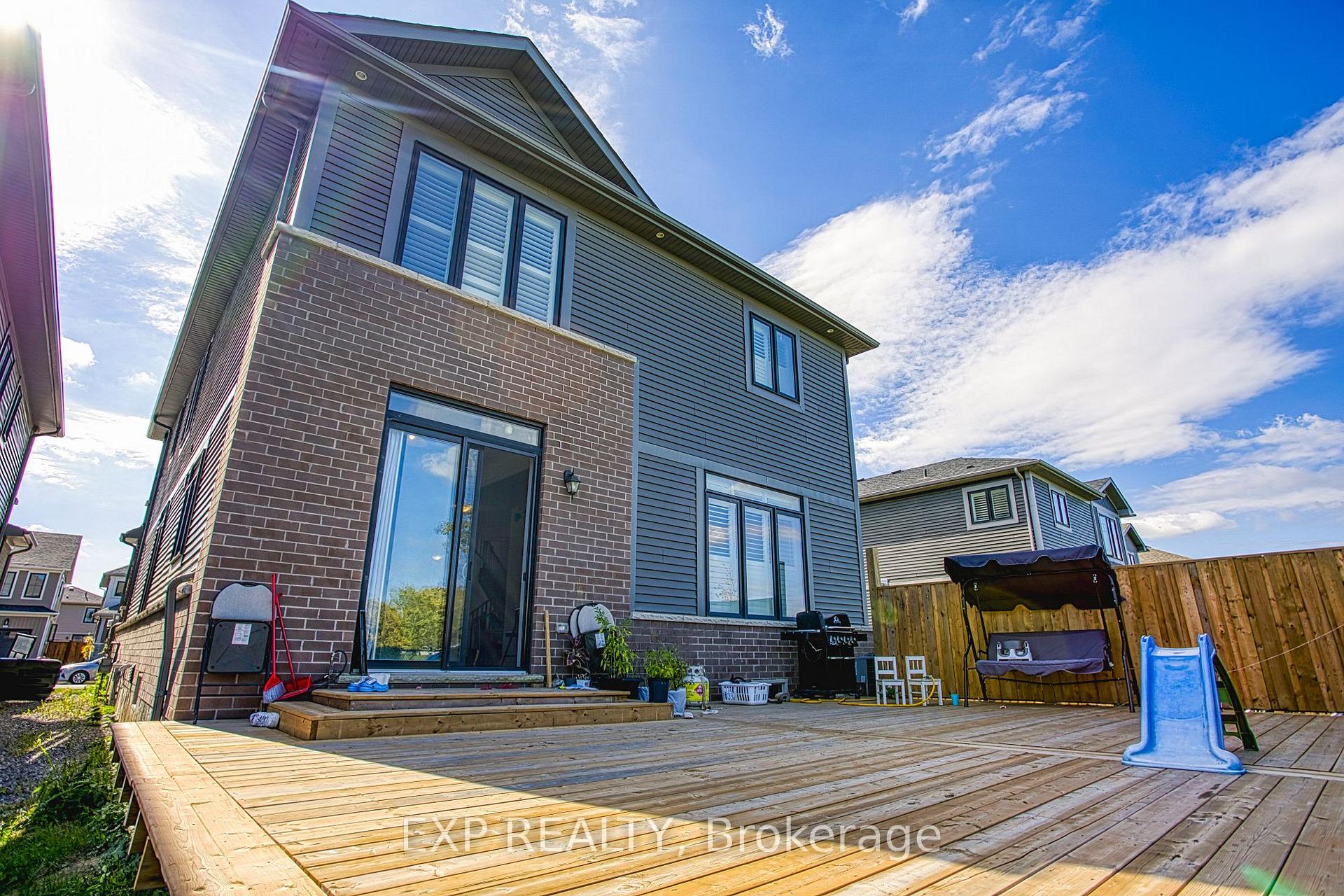Photo 29 of 90 Spitfire Drive, Hamilton, Mount Hope — HOMEH