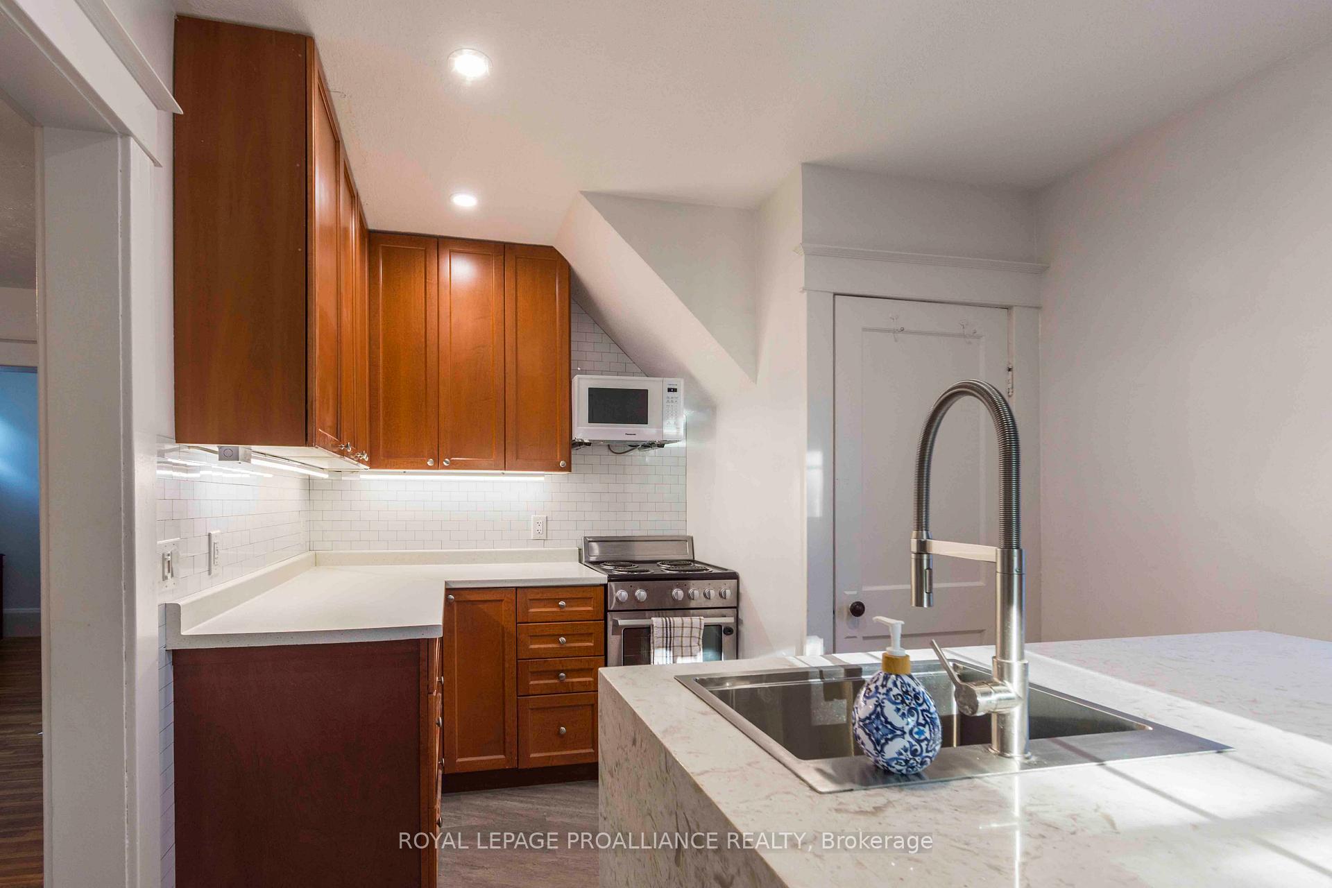 Photo 11 of 375 Coleman Street, Belleville, Belleville Ward — HOMEH