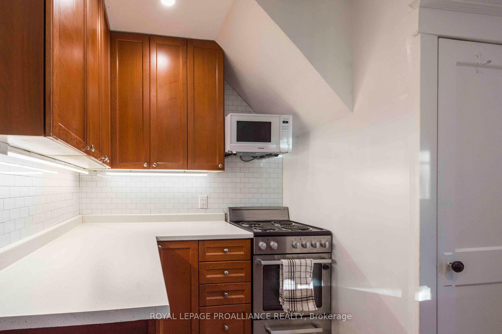 Photo 13 of 375 Coleman Street, Belleville, Belleville Ward — HOMEH