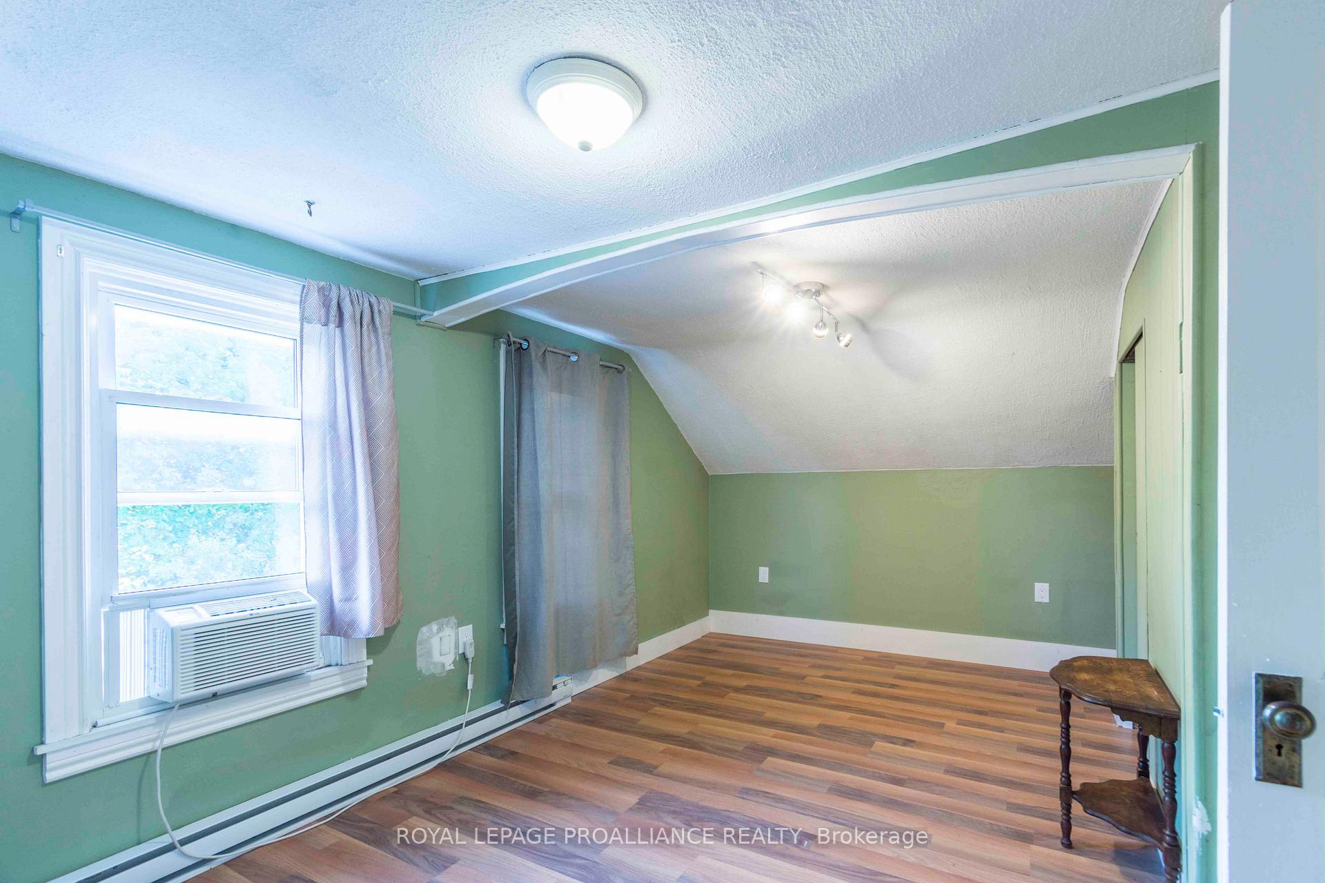 Photo 15 of 375 Coleman Street, Belleville, Belleville Ward — HOMEH