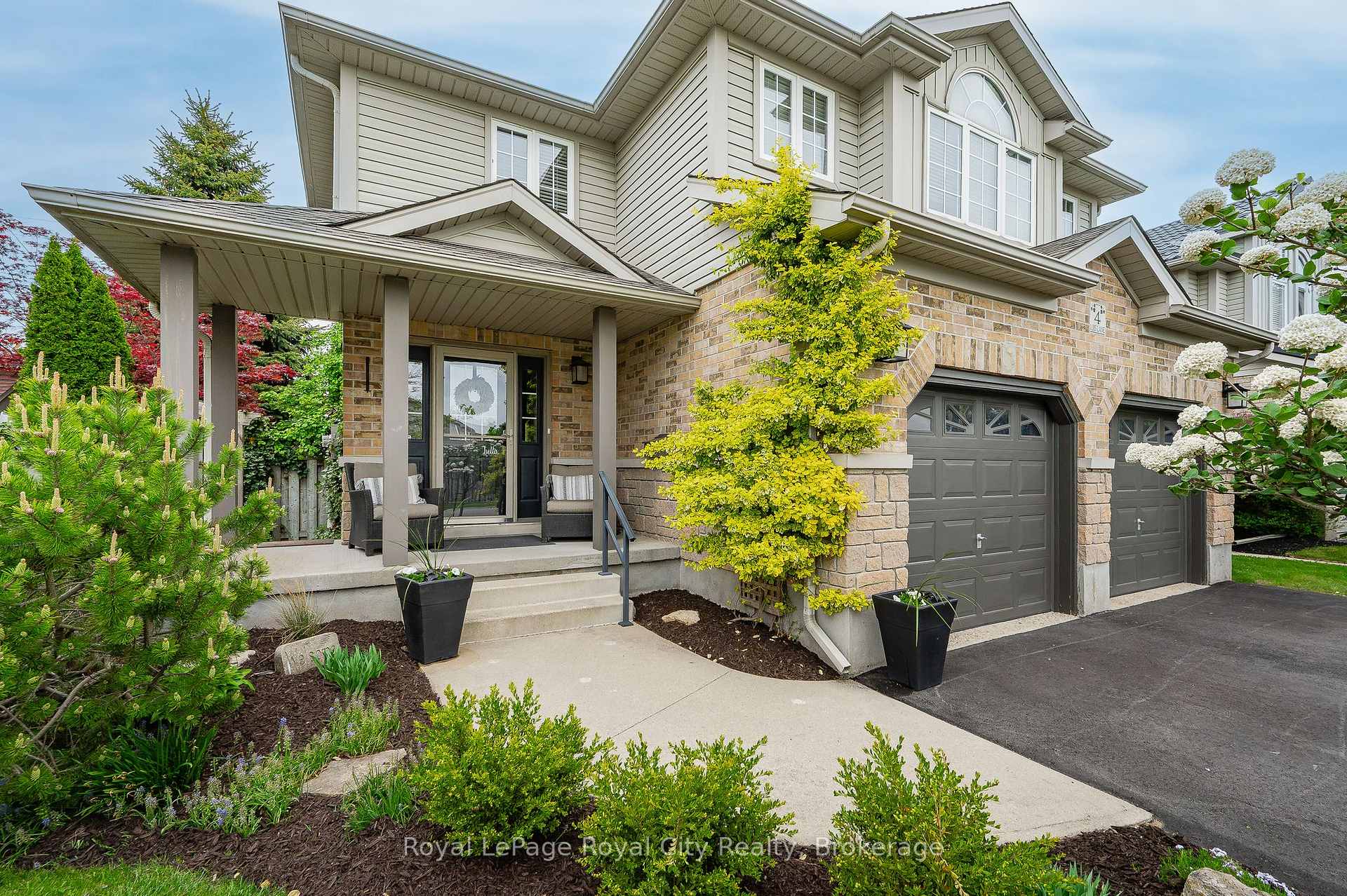 Photo 2 of 4 Lois Lane, Guelph, Willow West/Sugarbush/West Acres — HOMEH