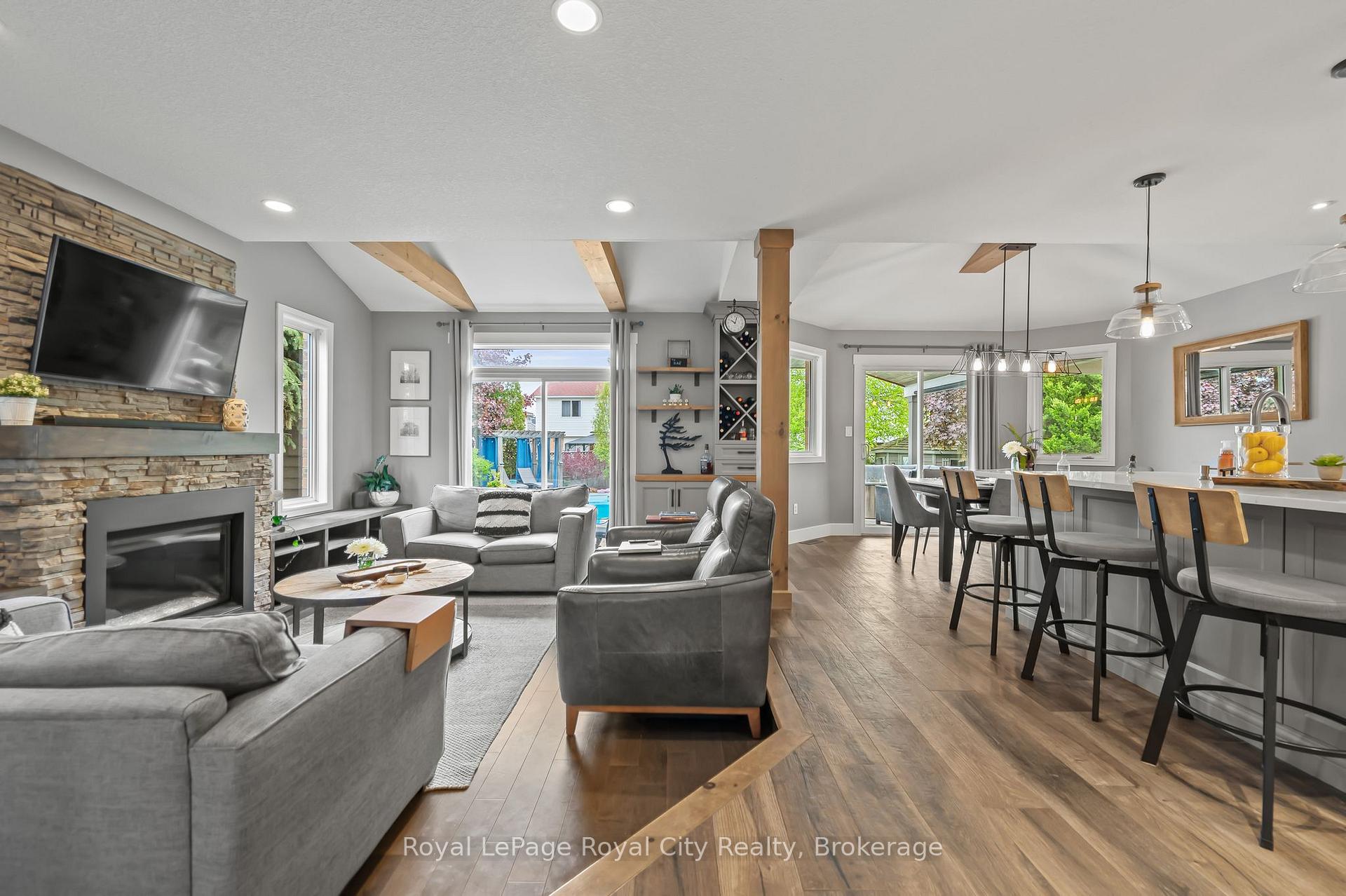Photo 5 of 4 Lois Lane, Guelph, Willow West/Sugarbush/West Acres — HOMEH