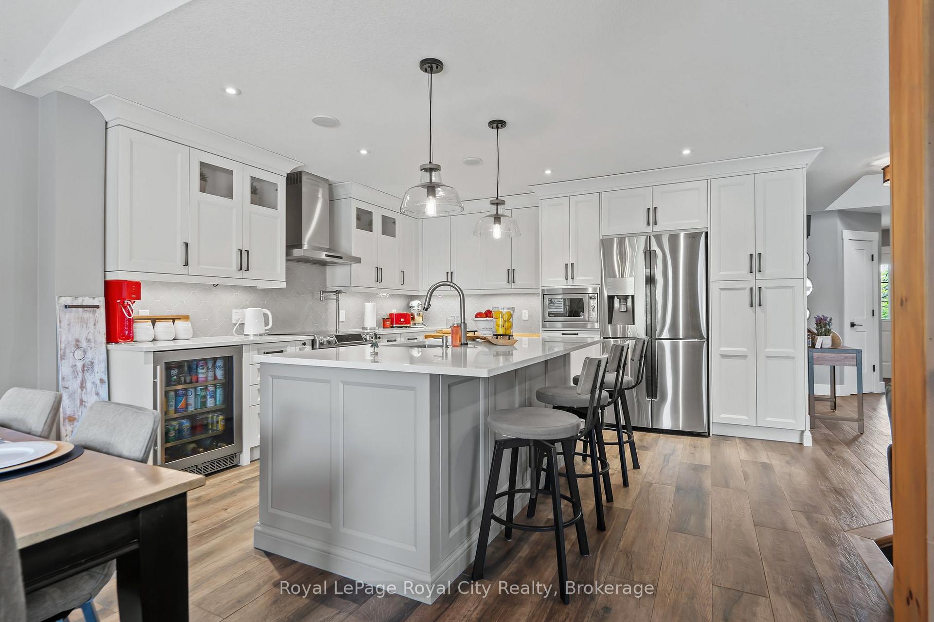 Photo 7 of 4 Lois Lane, Guelph, Willow West/Sugarbush/West Acres — HOMEH