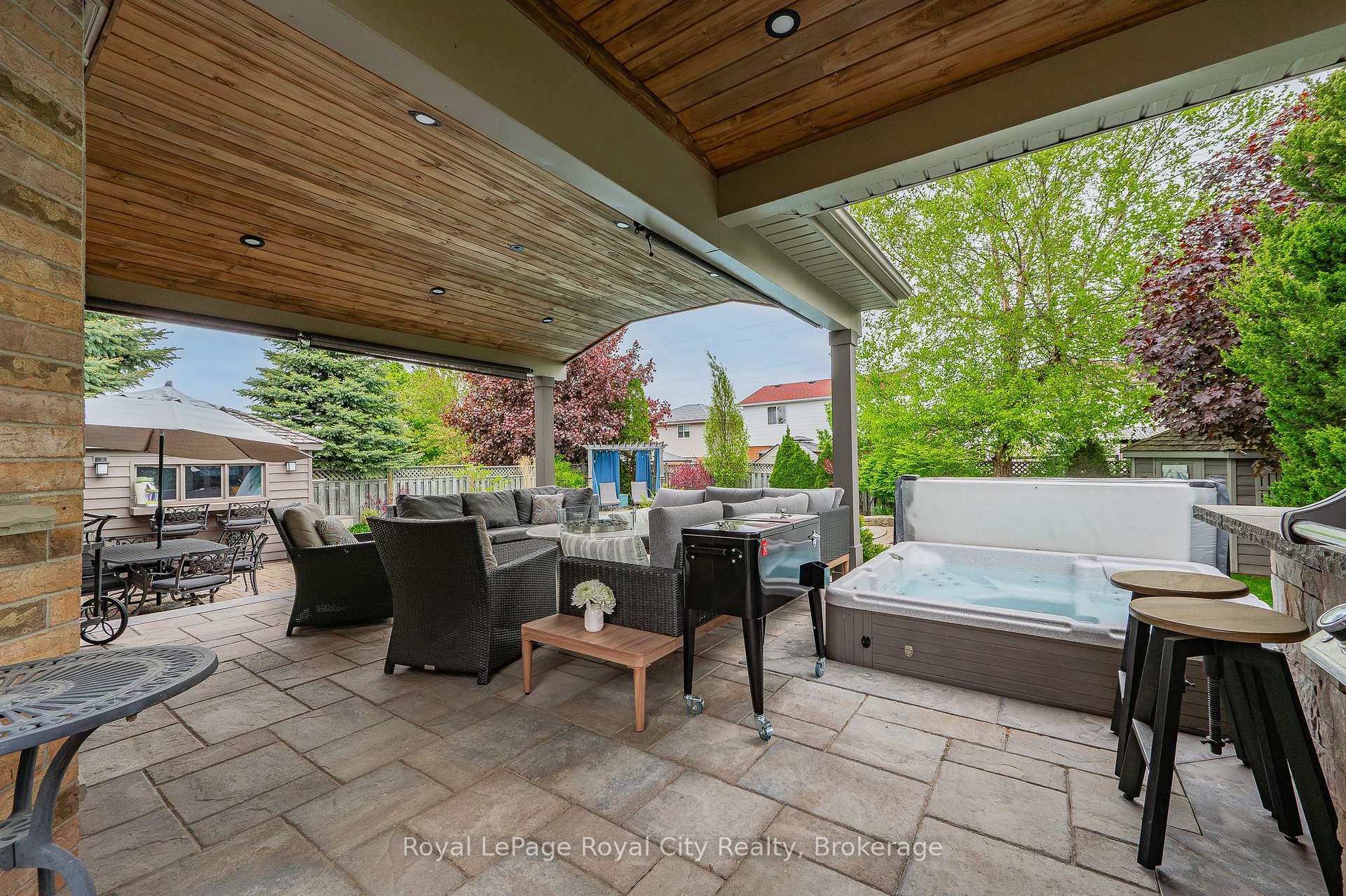 Photo 14 of 4 Lois Lane, Guelph, Willow West/Sugarbush/West Acres — HOMEH