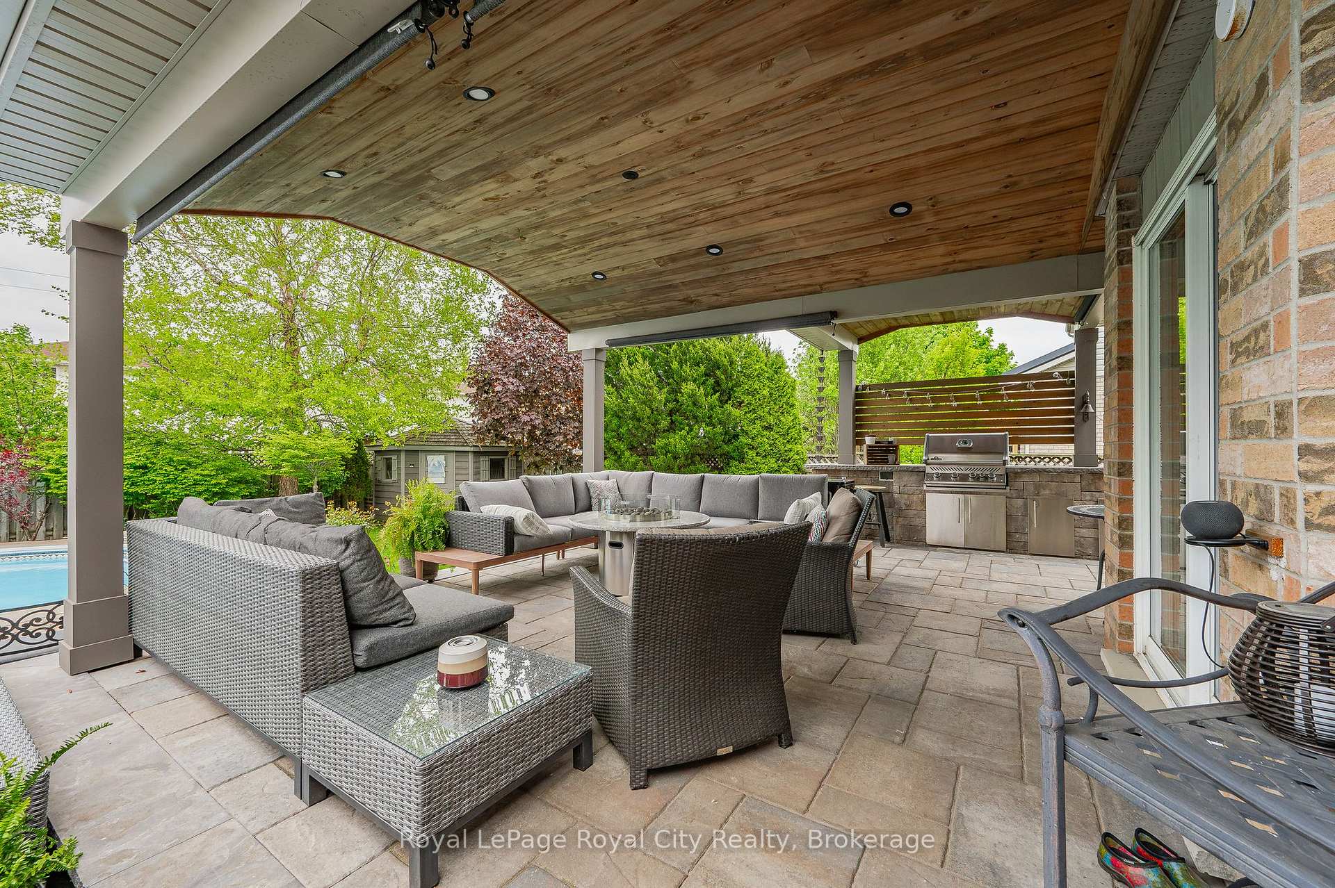 Photo 15 of 4 Lois Lane, Guelph, Willow West/Sugarbush/West Acres — HOMEH