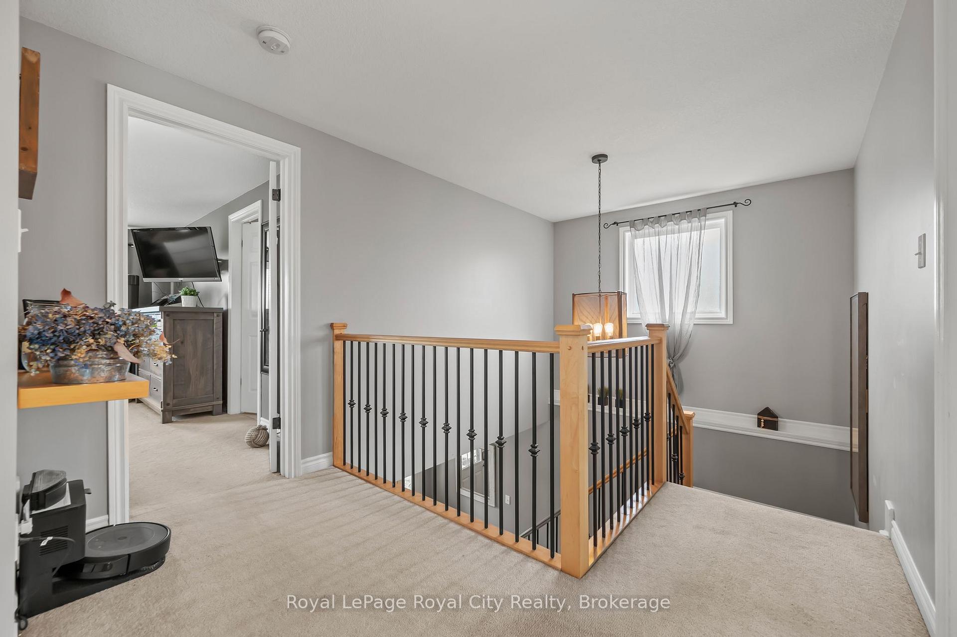 Photo 28 of 4 Lois Lane, Guelph, Willow West/Sugarbush/West Acres — HOMEH
