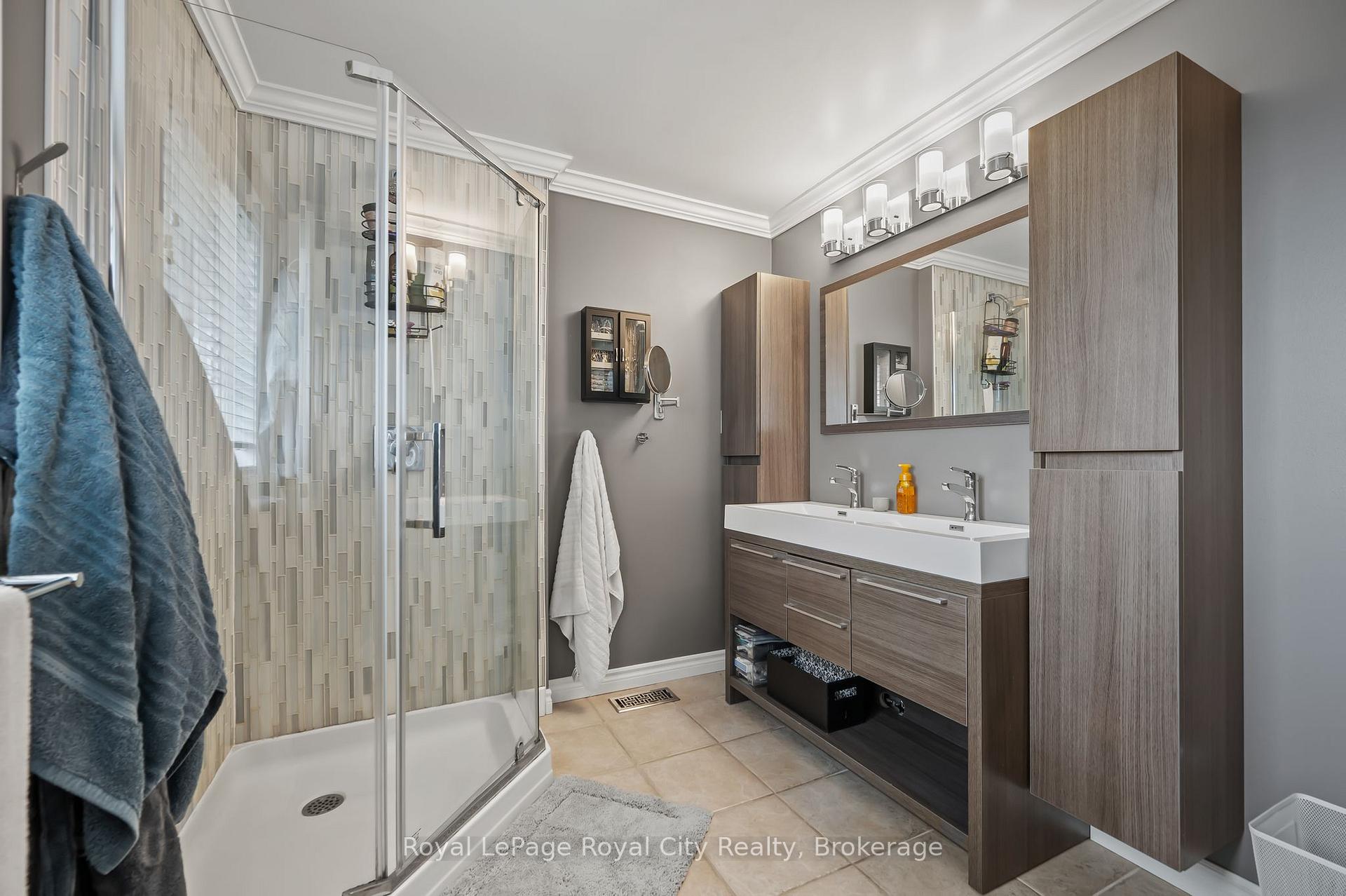 Photo 32 of 4 Lois Lane, Guelph, Willow West/Sugarbush/West Acres — HOMEH