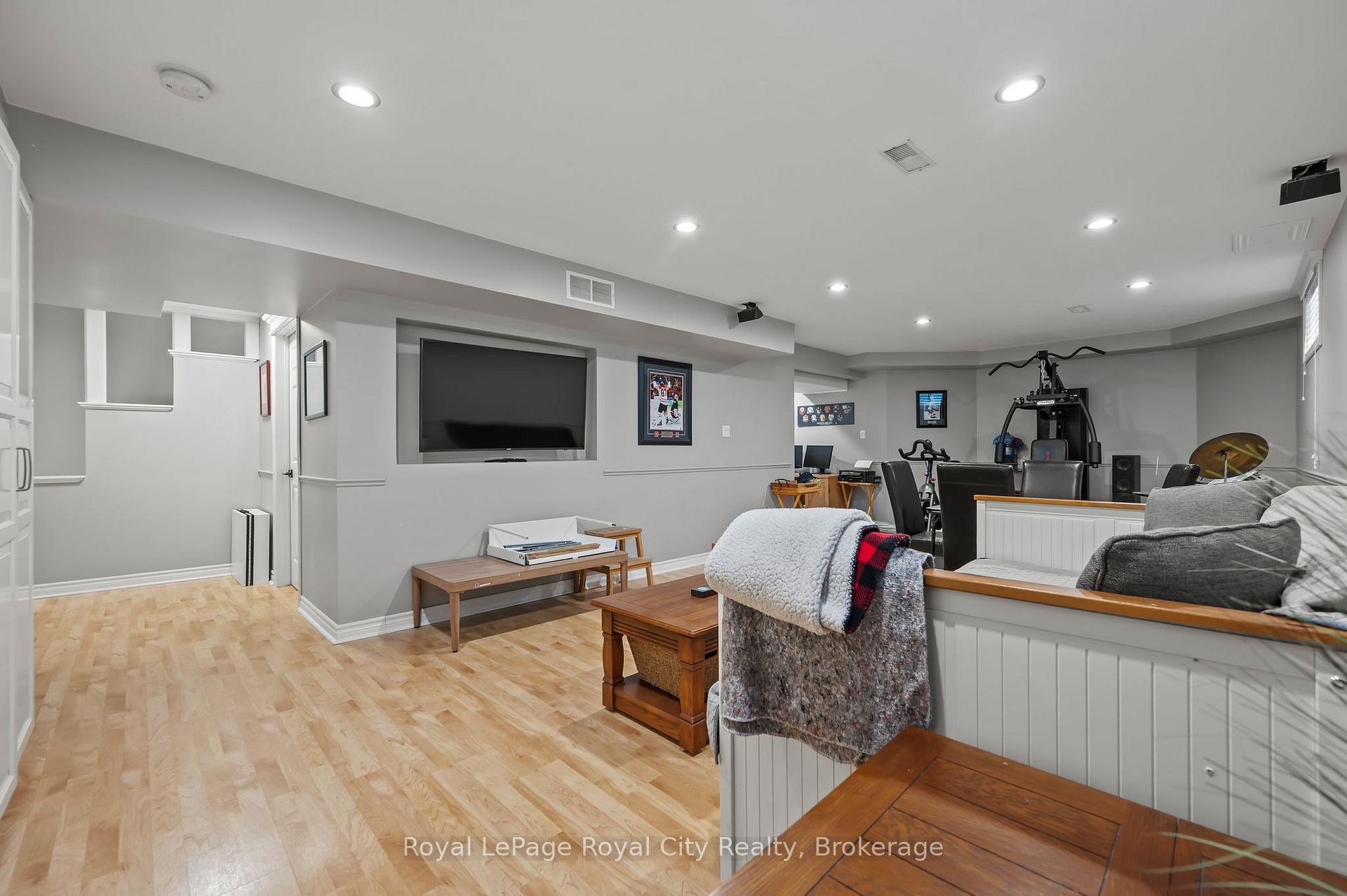 Photo 43 of 4 Lois Lane, Guelph, Willow West/Sugarbush/West Acres — HOMEH