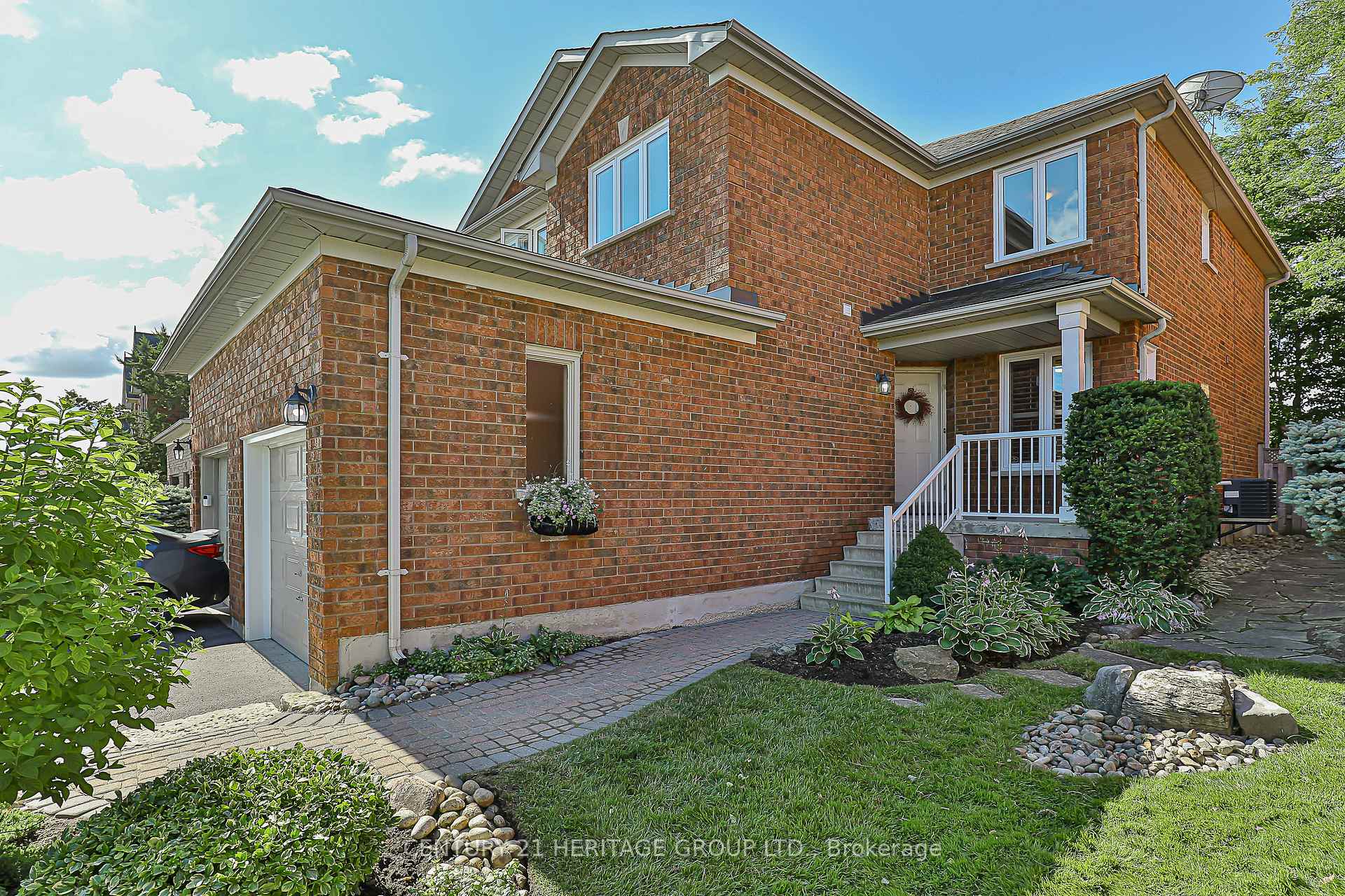 Photo 2 of 80 Primeau Drive, Aurora, Aurora Grove — HOMEH