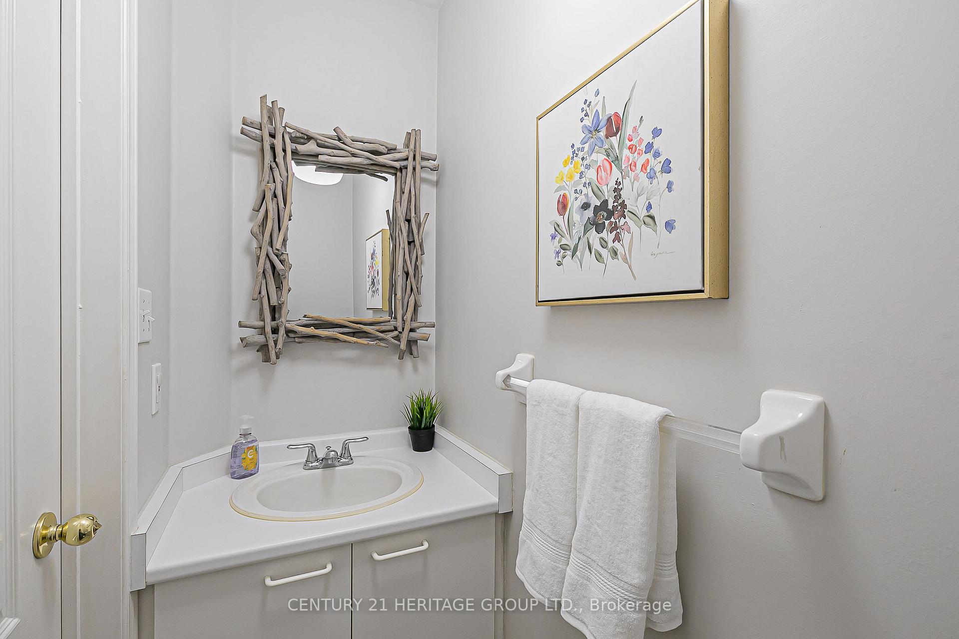 Photo 12 of 80 Primeau Drive, Aurora, Aurora Grove — HOMEH