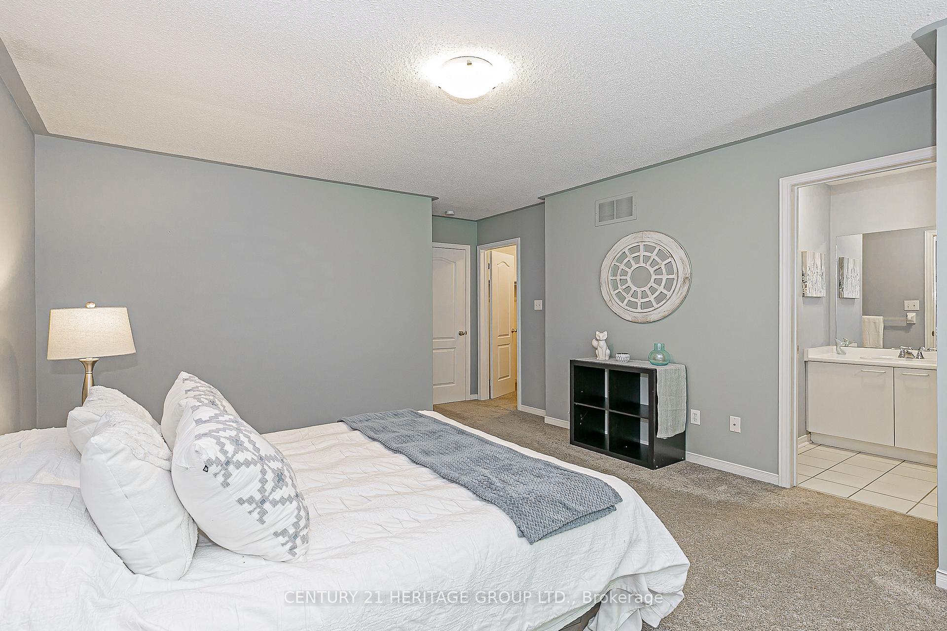 Photo 14 of 80 Primeau Drive, Aurora, Aurora Grove — HOMEH