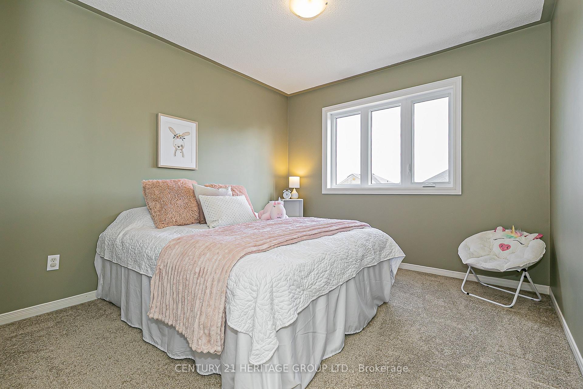 Photo 24 of 80 Primeau Drive, Aurora, Aurora Grove — HOMEH