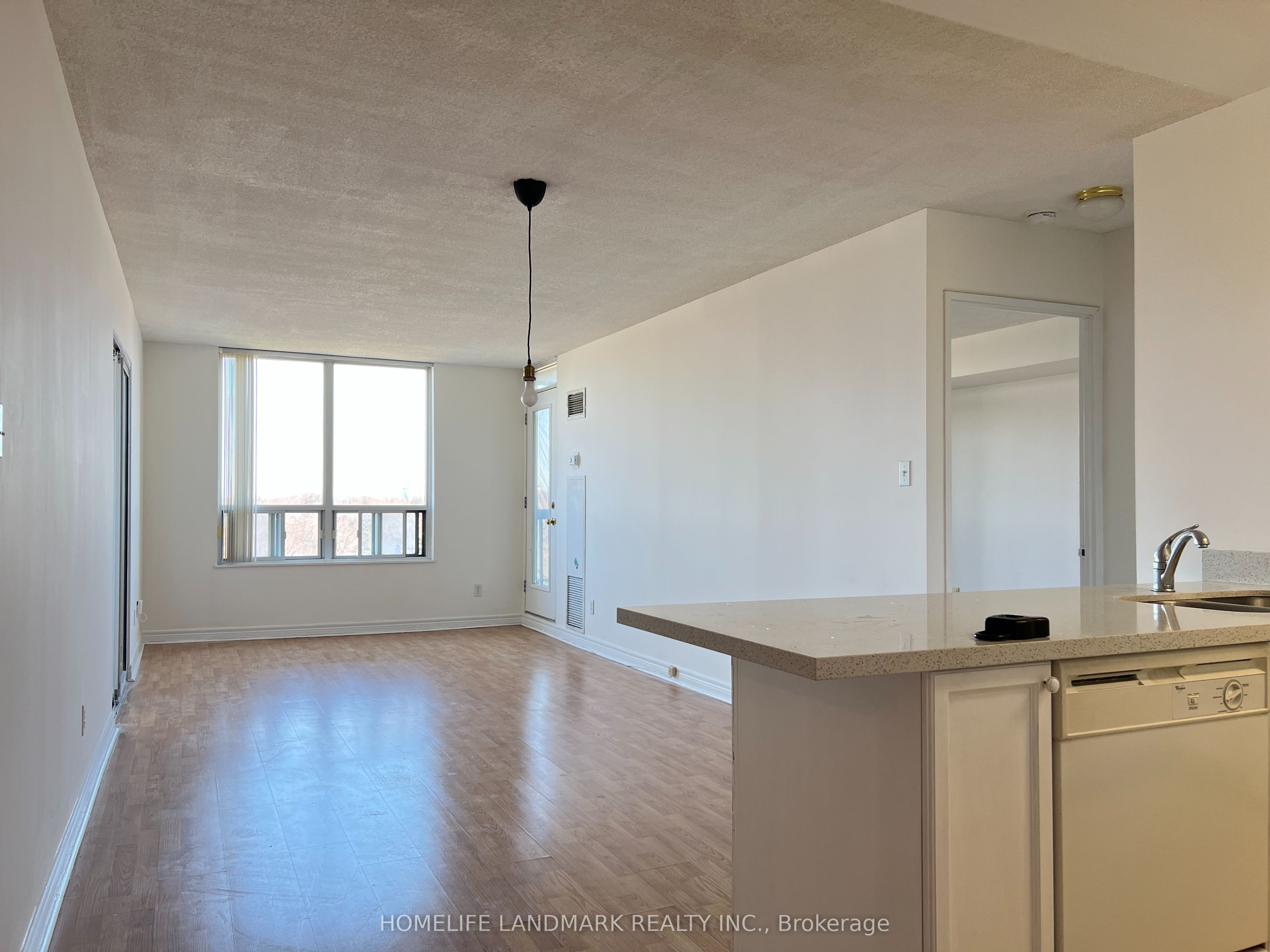Front of Unit 909, 28 Empress Avenue