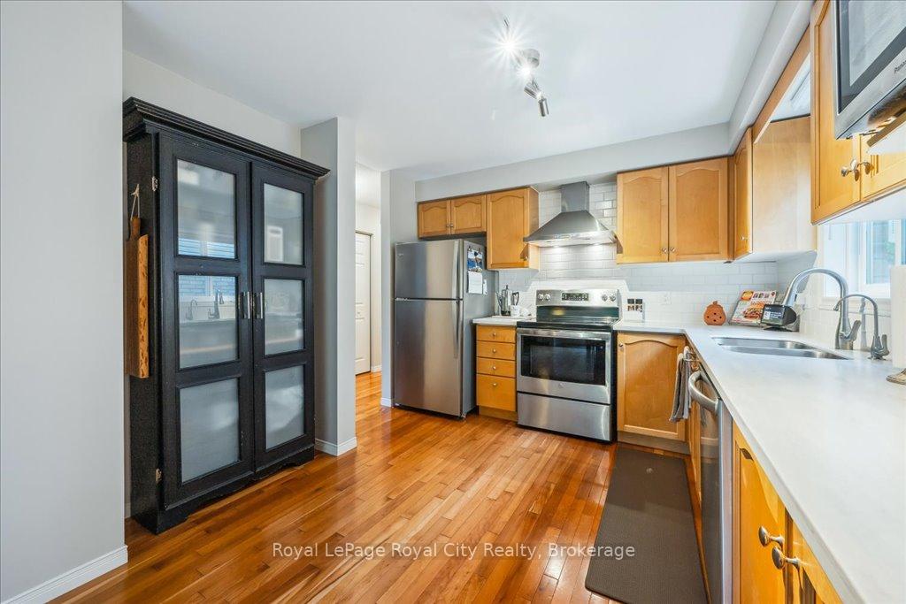 Photo 14 of 10 O'Connor Lane, Guelph, Grange Road — HOMEH