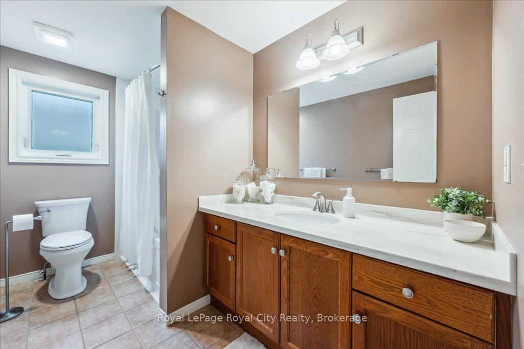 Photo 27 of 10 O'Connor Lane, Guelph, Grange Road — HOMEH