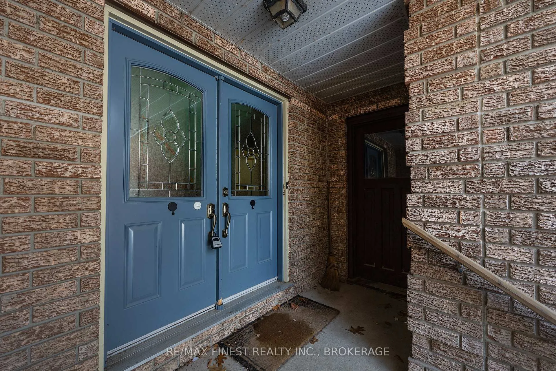 Photo 5 of 572 River Ridge Drive, Kingston, City North of 401 — HOMEH