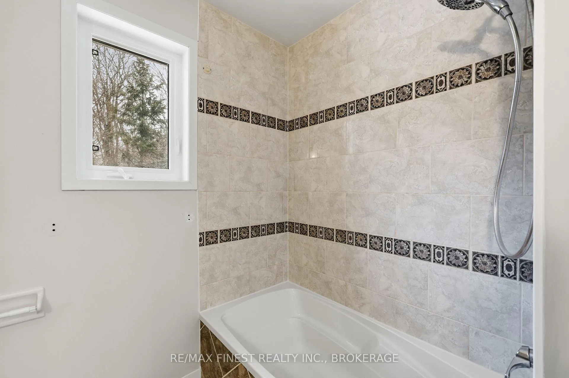 Photo 36 of 572 River Ridge Drive, Kingston, City North of 401 — HOMEH