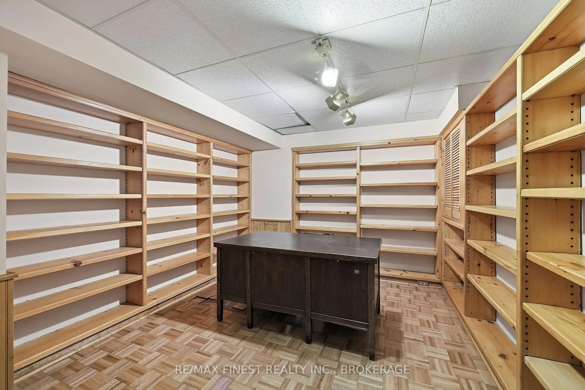 Photo 38 of 572 River Ridge Drive, Kingston, City North of 401 — HOMEH