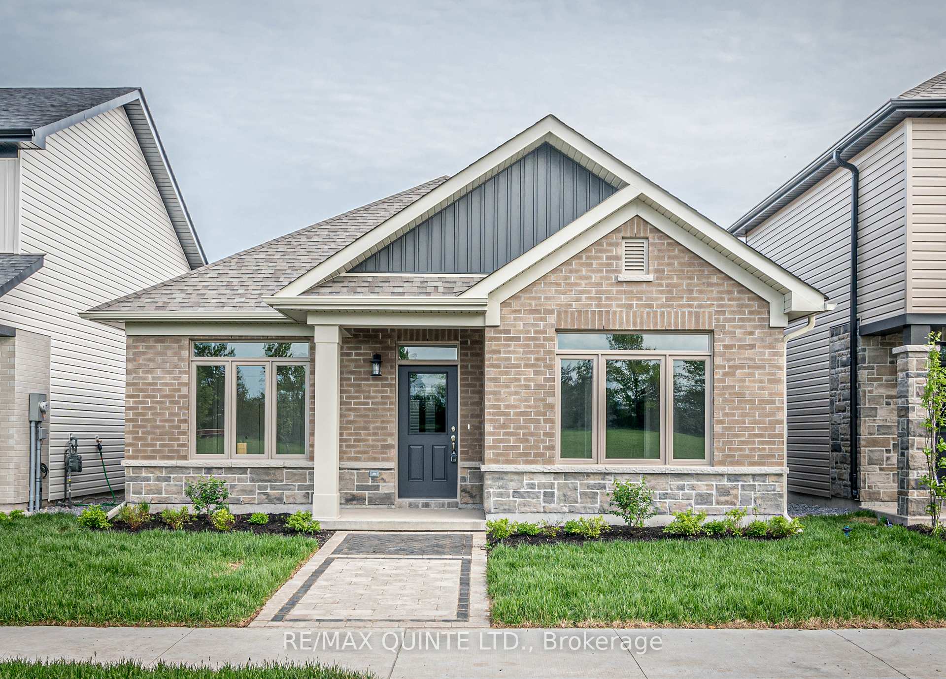 Photo 1 of 94A Riverstone Way, Belleville, Thurlow Ward — HOMEH