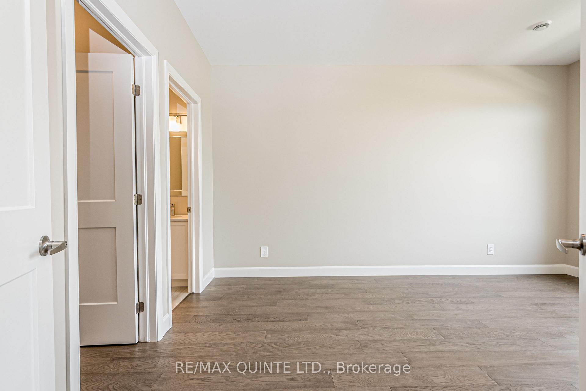 Photo 5 of 94A Riverstone Way, Belleville, Thurlow Ward — HOMEH