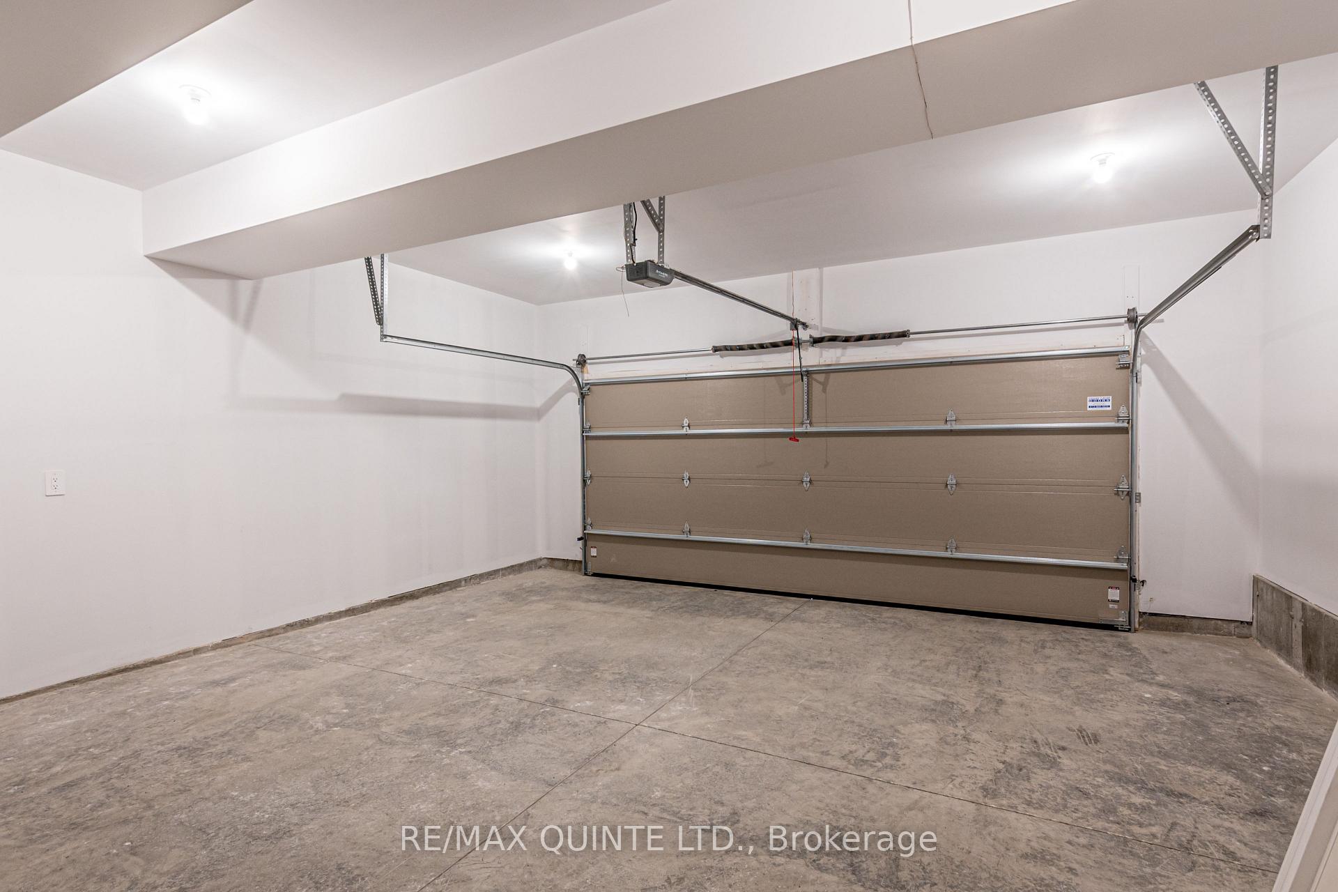 Photo 23 of 94A Riverstone Way, Belleville, Thurlow Ward — HOMEH