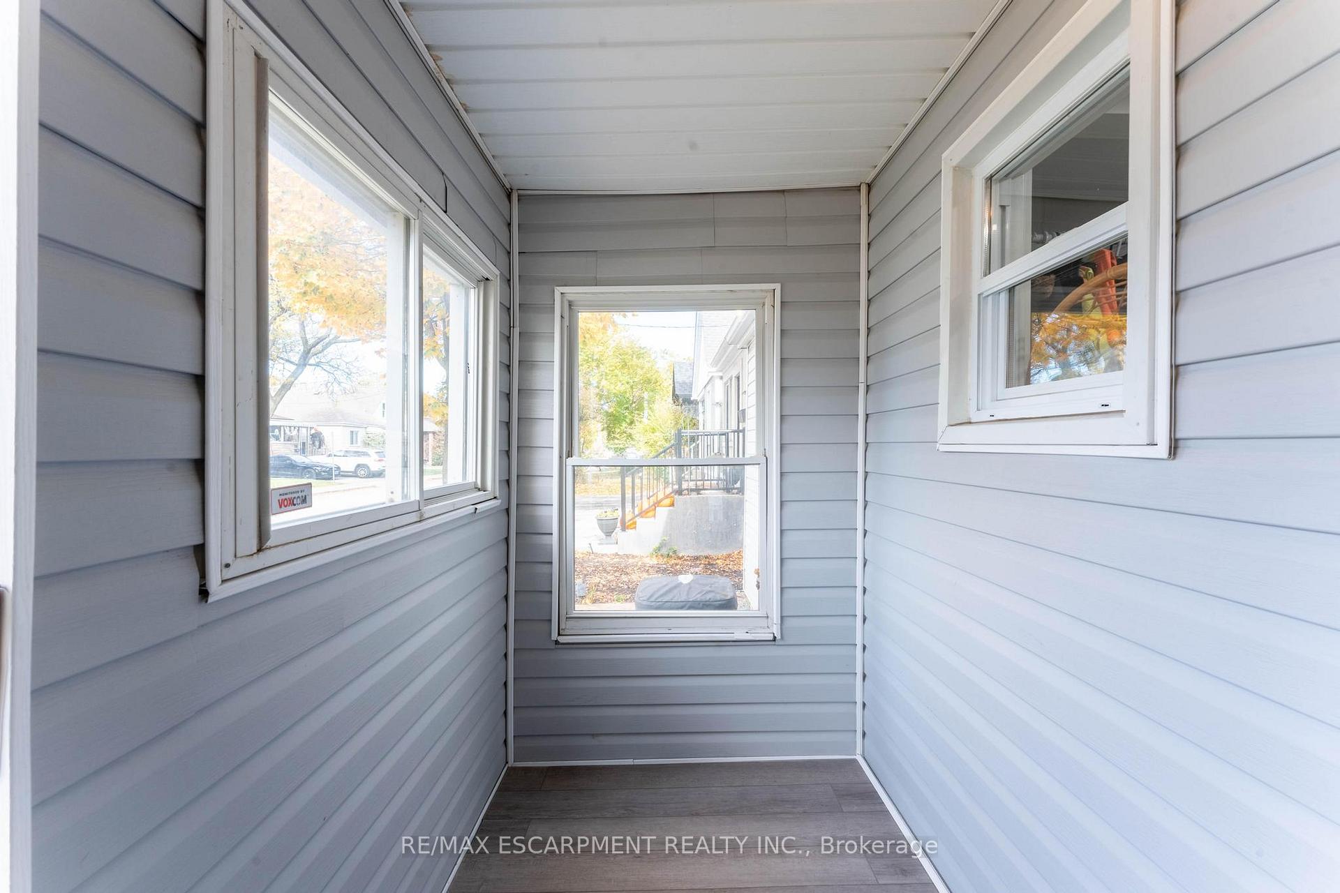 Photo 3 of 284 Paling Avenue, Hamilton, Homeside — HOMEH