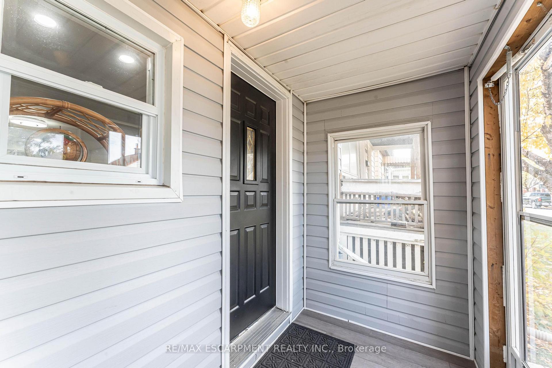 Photo 4 of 284 Paling Avenue, Hamilton, Homeside — HOMEH